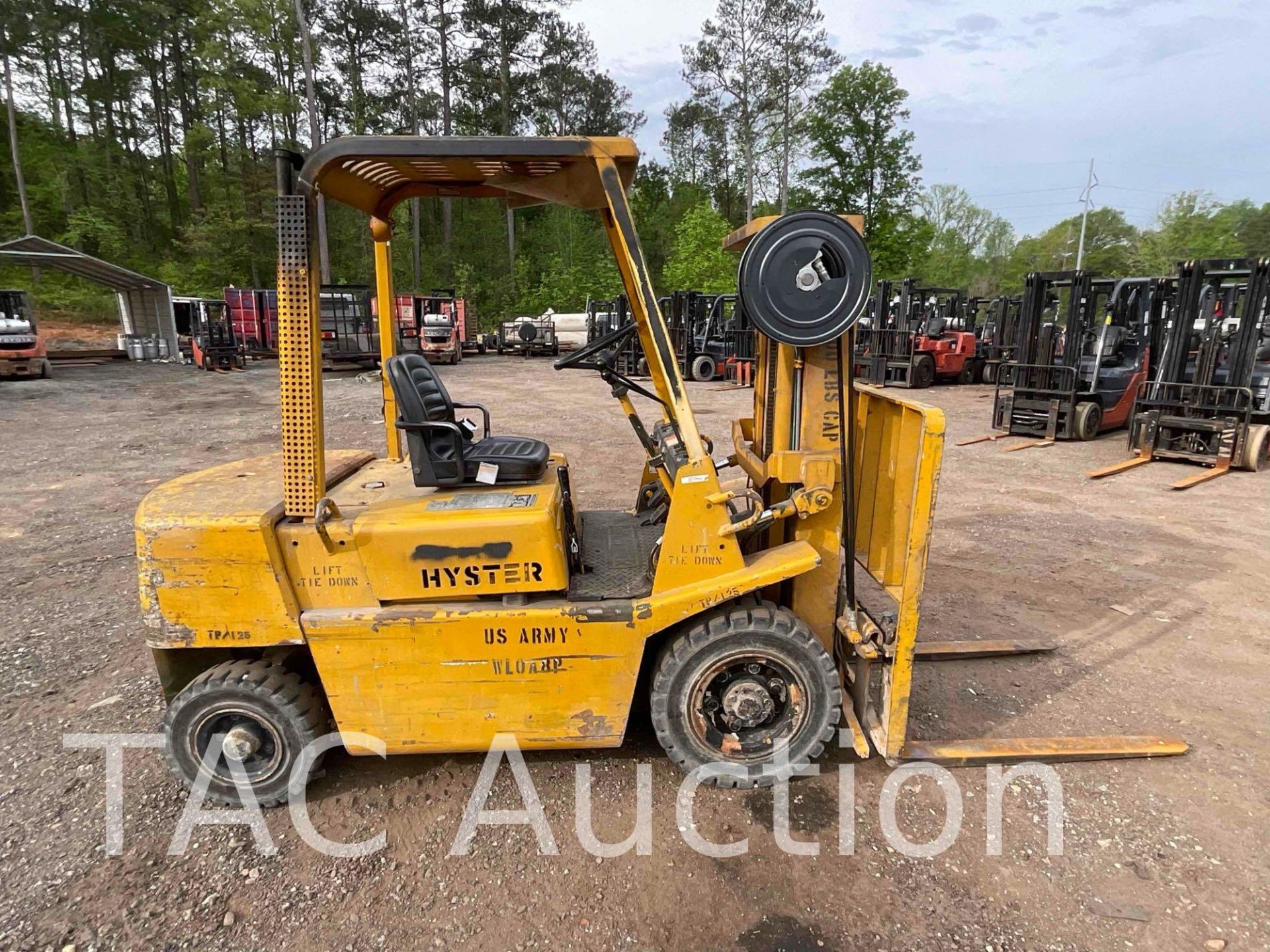 Hyster H40XLM 4000lb Diesel Forklift - Image 6 of 25