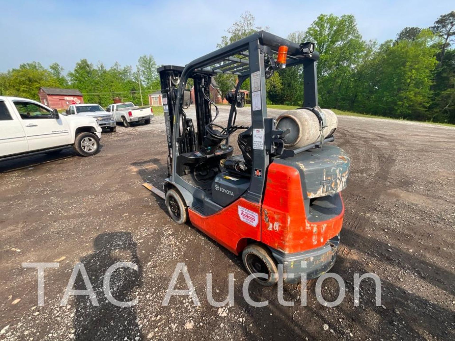 Toyota 8FGCU25 5000lb Forklift W/ Reach Attachment - Image 3 of 20