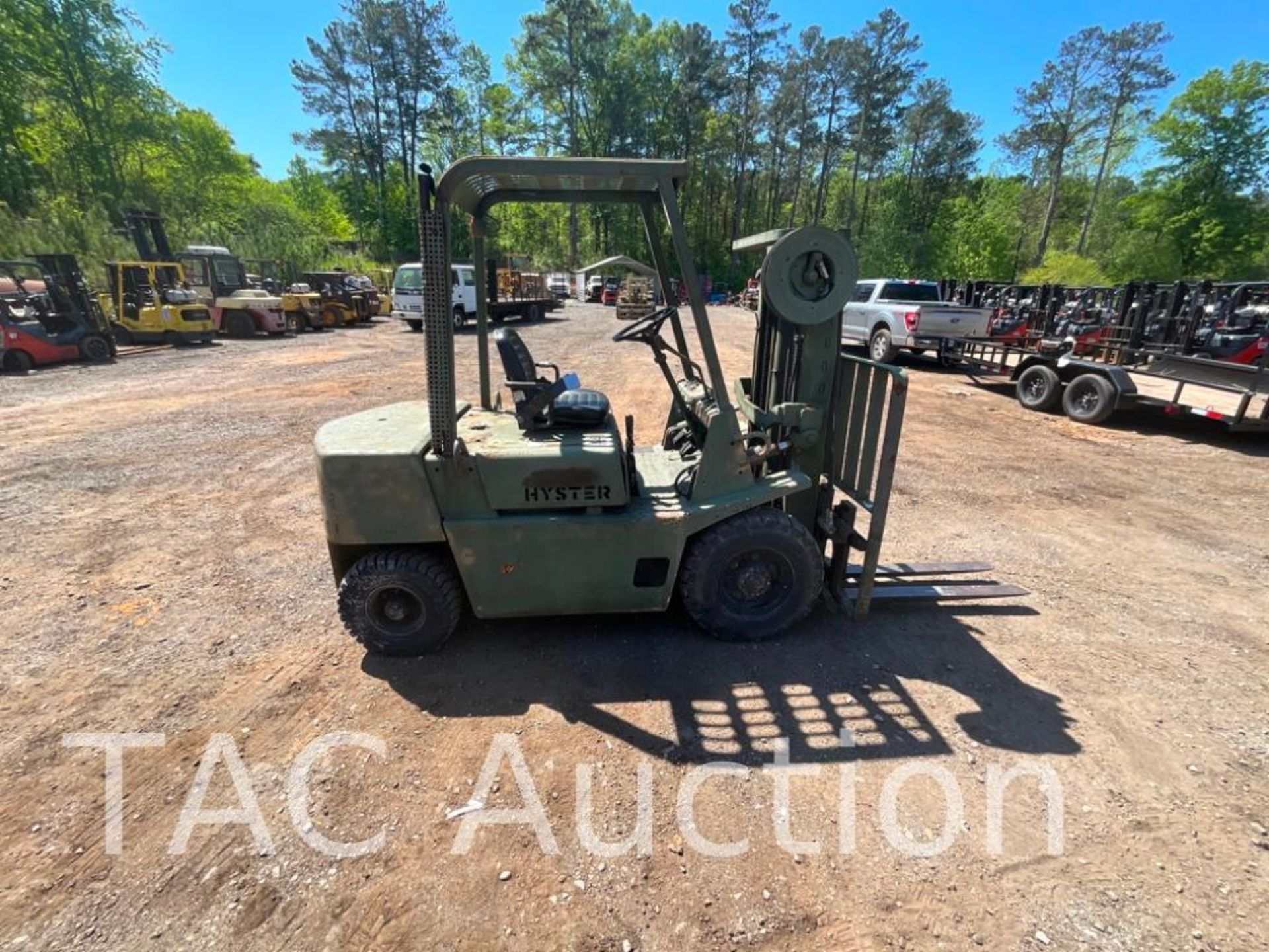 Hyster H40XL 4000lb Diesel Forklift - Image 6 of 22