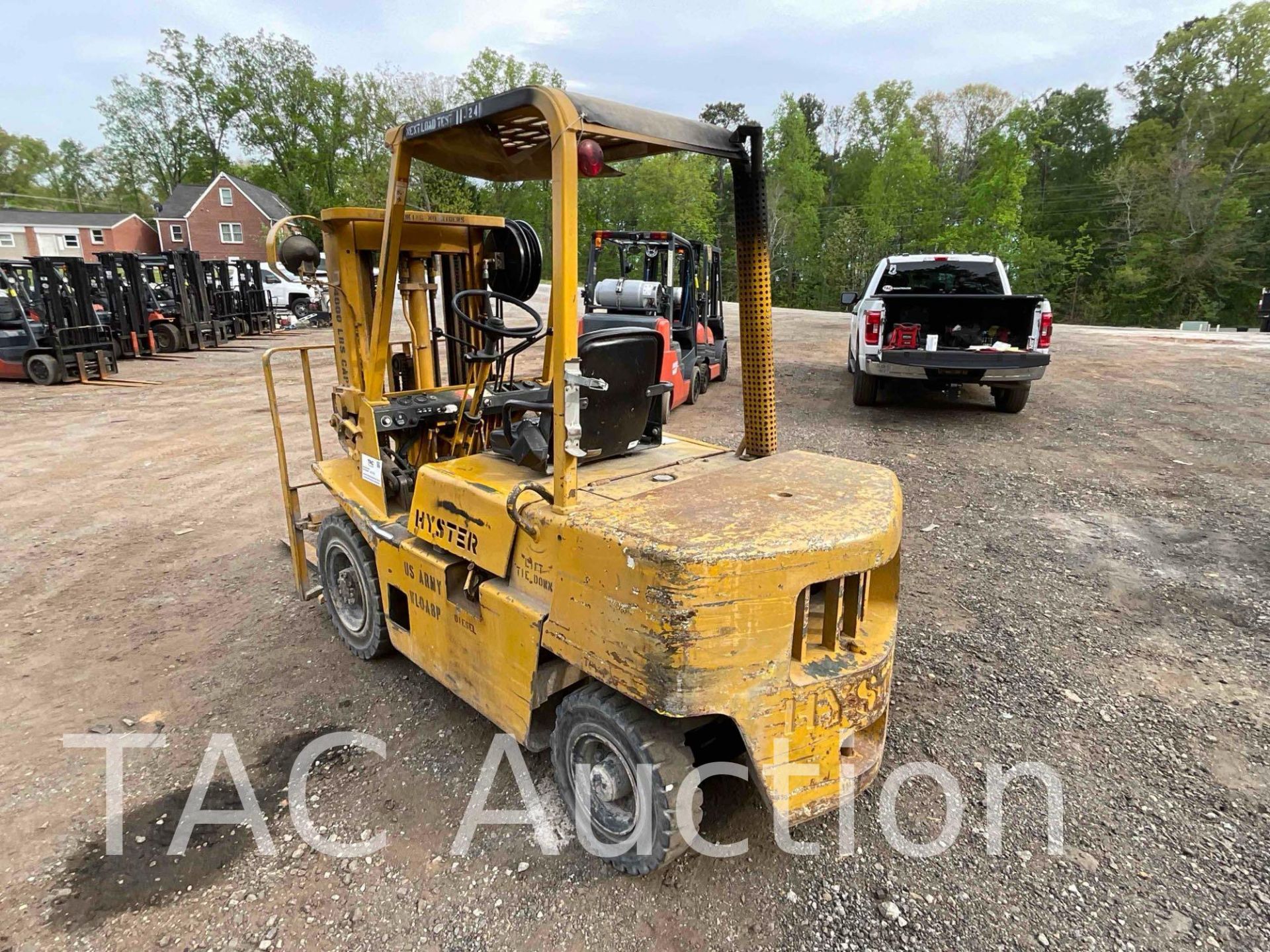 Hyster H40XLM 4000lb Diesel Forklift - Image 3 of 25