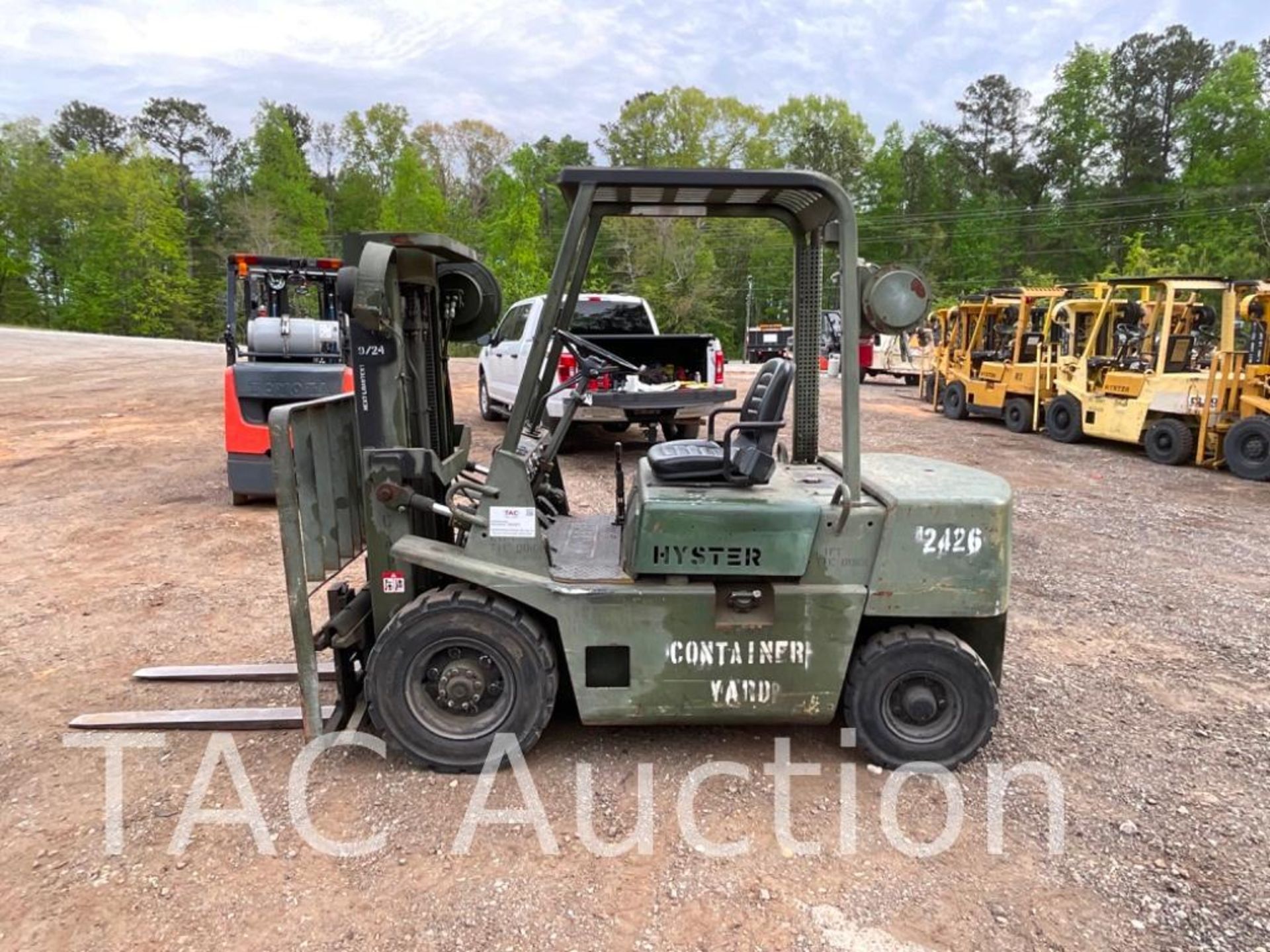 Hyster H40XLM 4000lb Diesel Forklift - Image 2 of 24