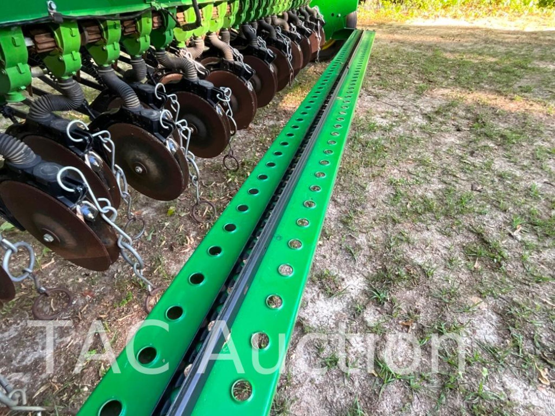 John Deere BD1113 Grain Drill - Image 14 of 56