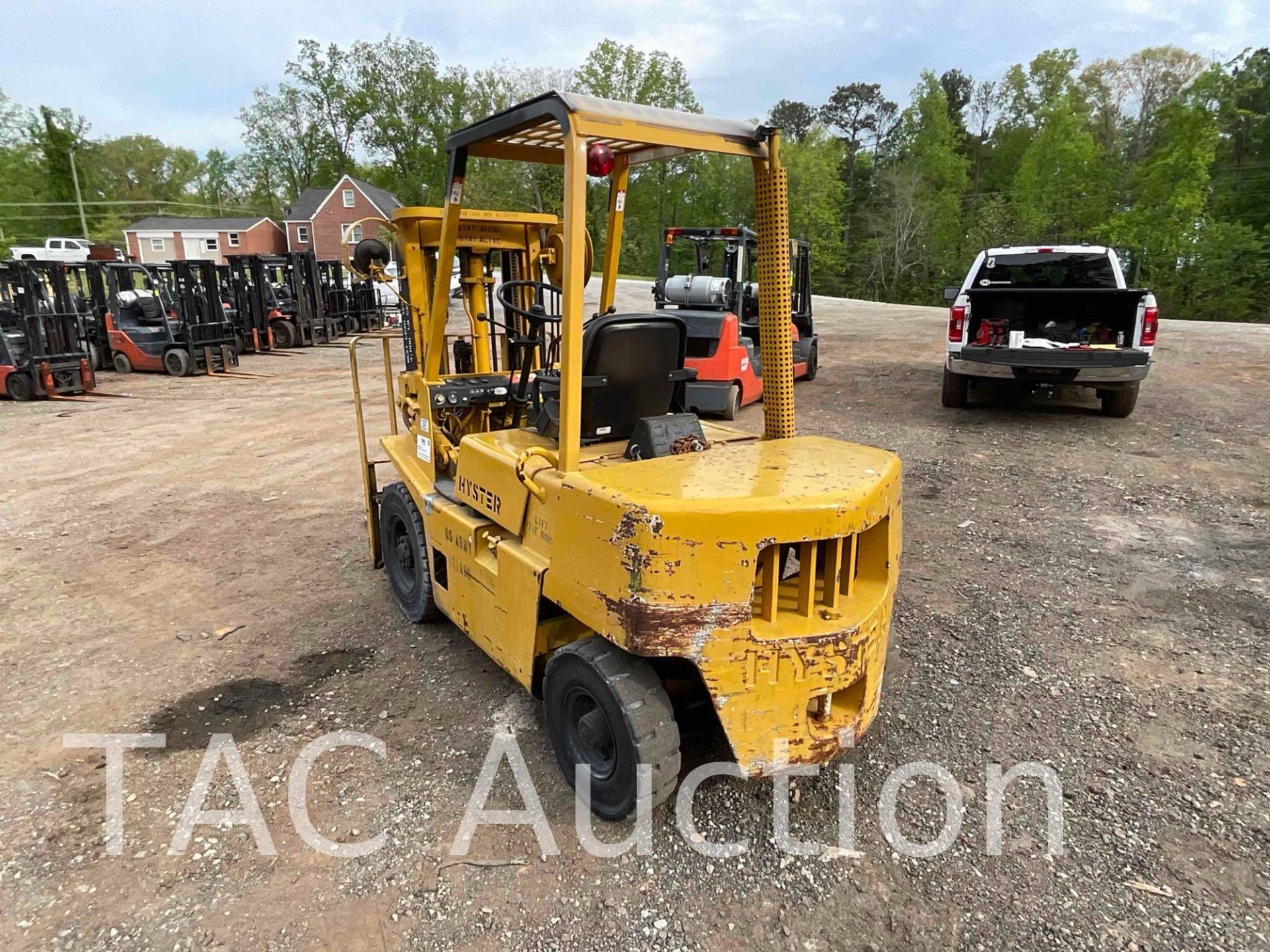 Hyster H40XLM 4000lb Diesel Forklift - Image 3 of 25