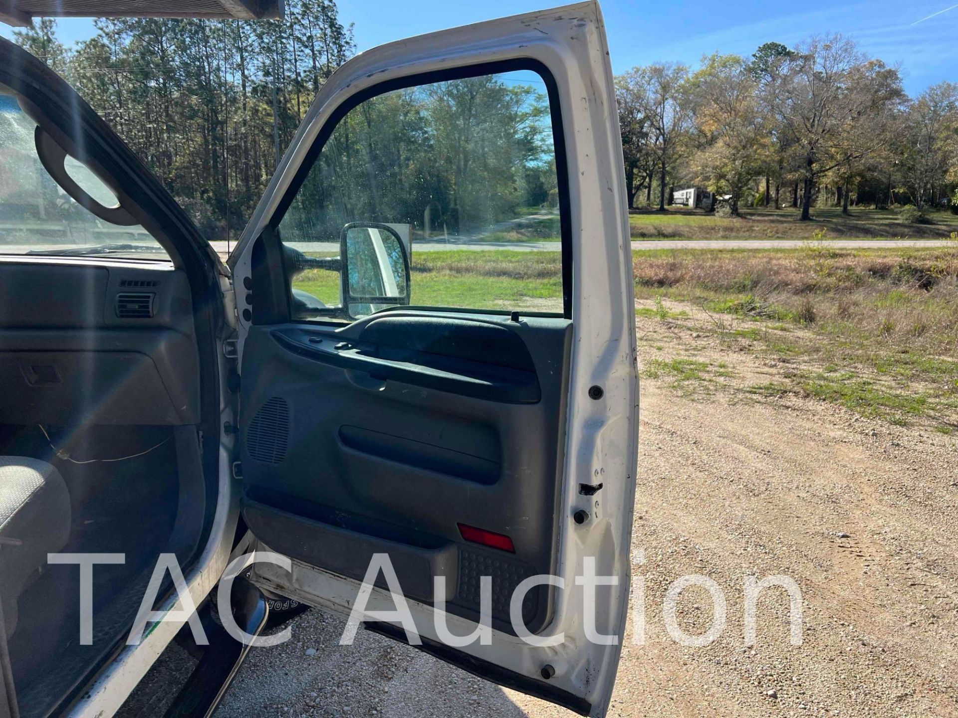 2005 Ford F350 4x4 W/ Landscape Body - Image 27 of 63