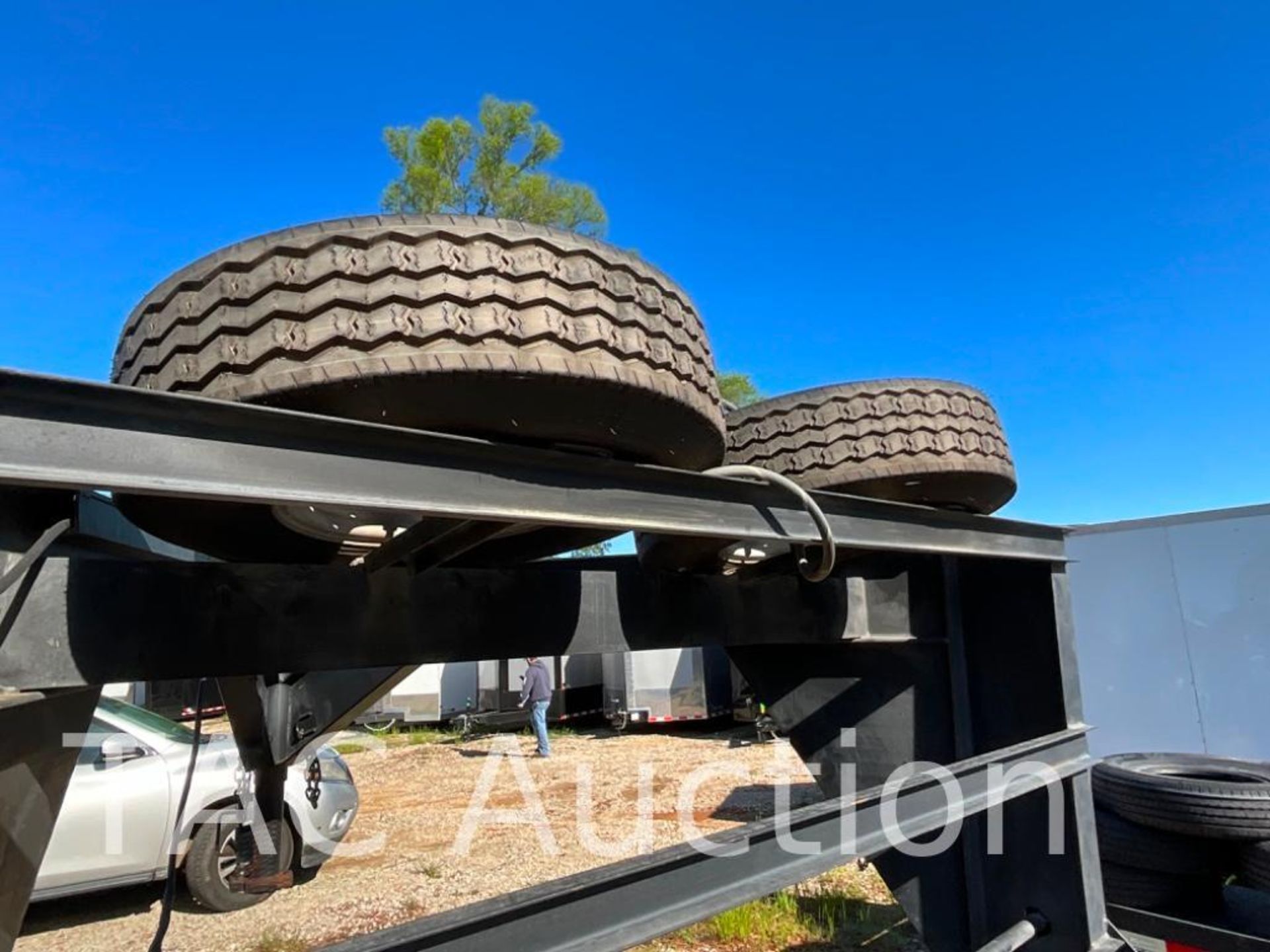 2019 Down To Earth 34ft Gooseneck Car Hauler Trailer - Image 19 of 31