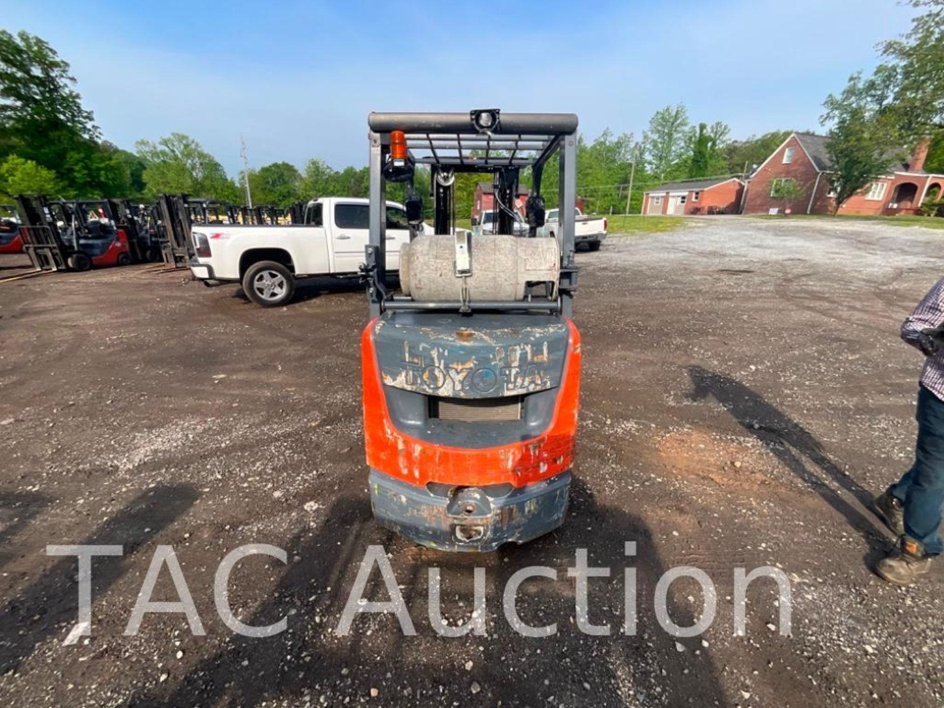 Toyota 8FGCU25 5000lb Forklift W/ Reach Attachment - Image 4 of 20