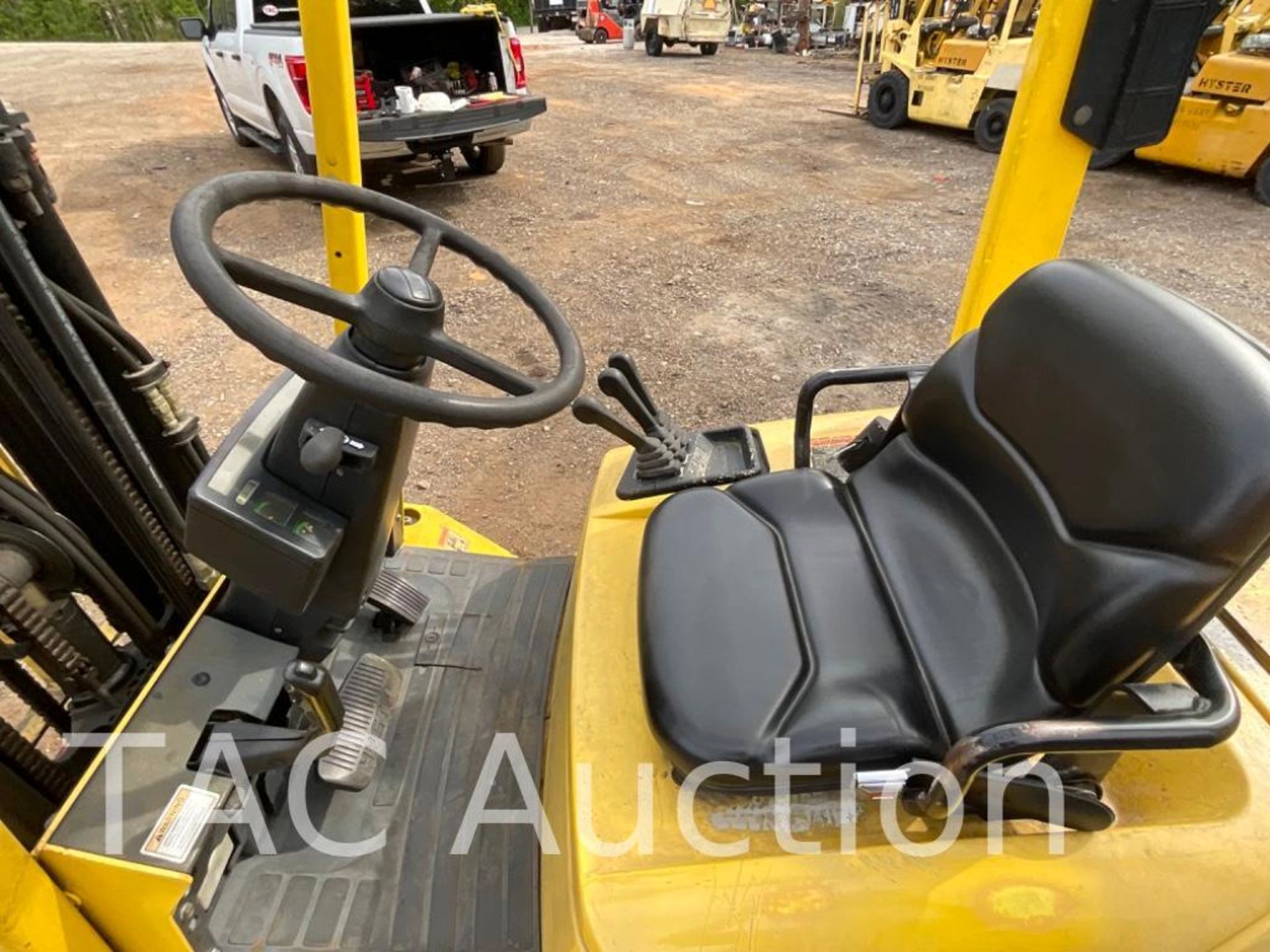 Hyster H40XMS 3850lb Diesel Forklift - Image 9 of 26