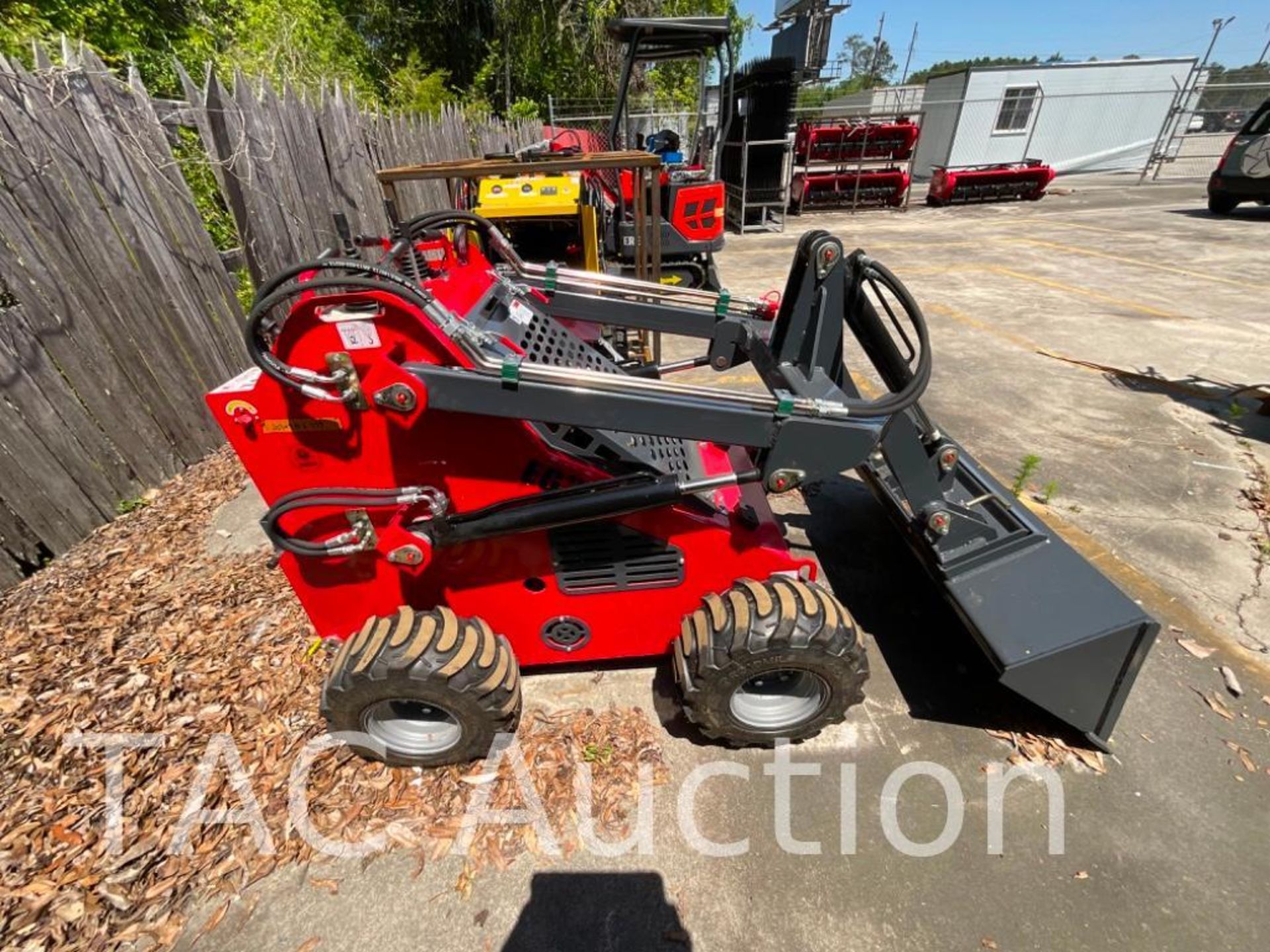 New EG380 Mini Skid Steer Loader - Image 8 of 15