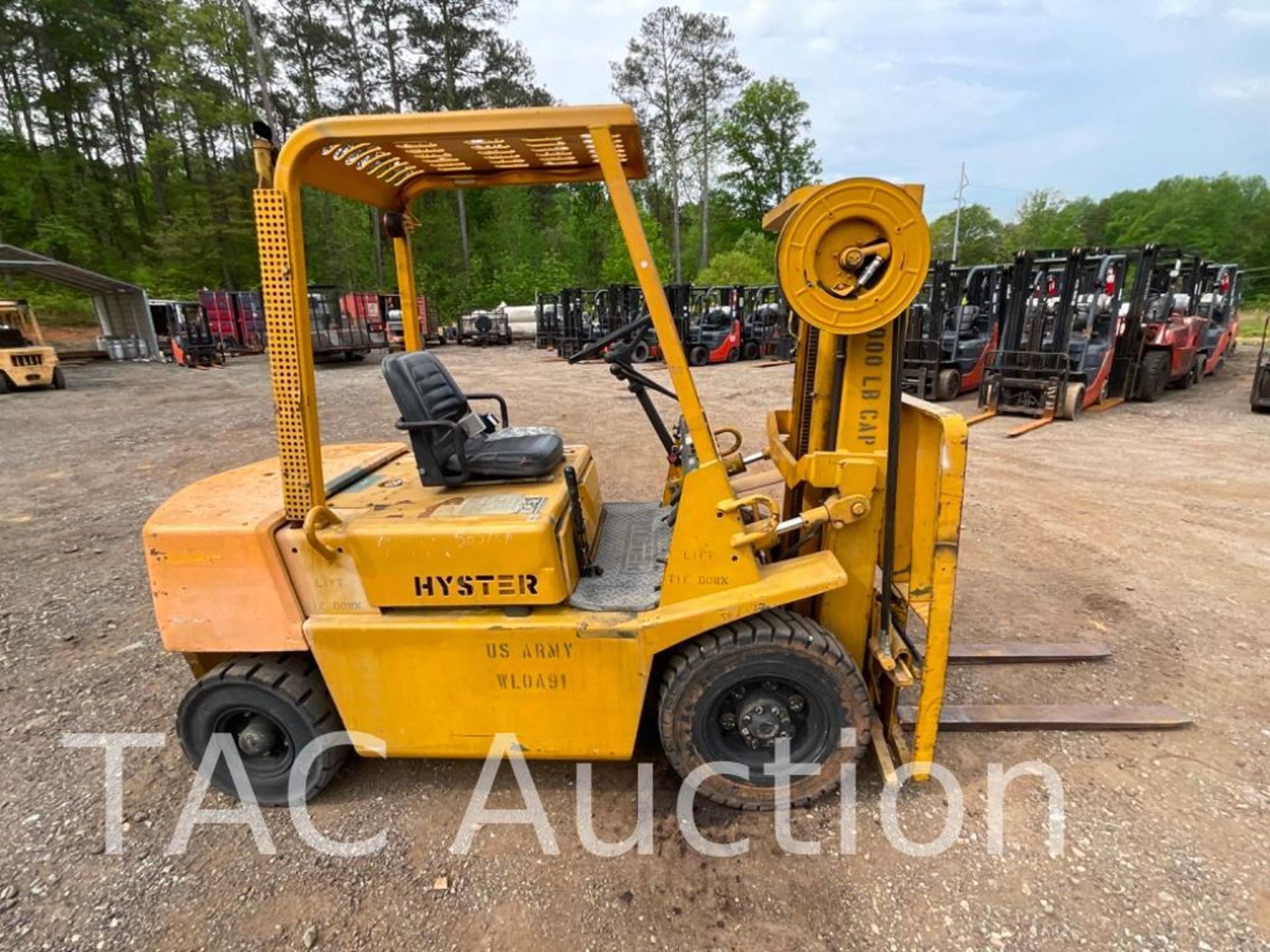 Hyster H40XLM 4000lb Diesel Forklift - Image 6 of 24