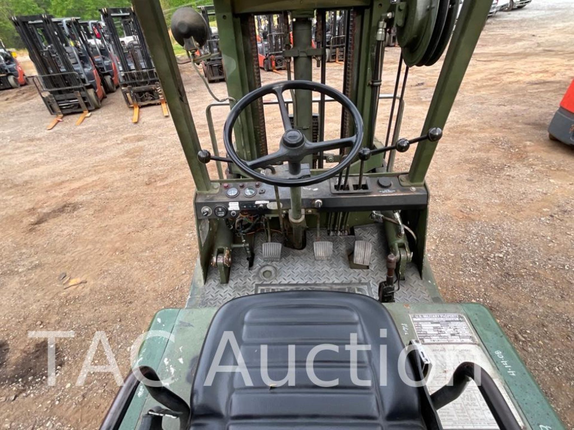 Hyster H40XLM 4000lb Diesel Forklift - Image 10 of 24