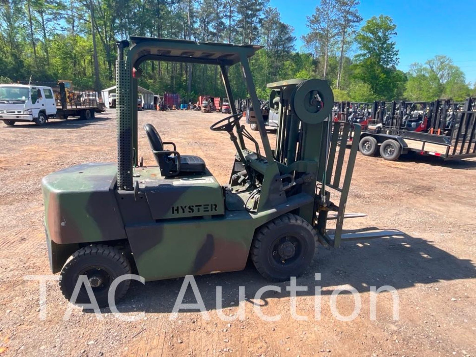 Hyster H40XL 4000lb Diesel Forklift - Image 6 of 27