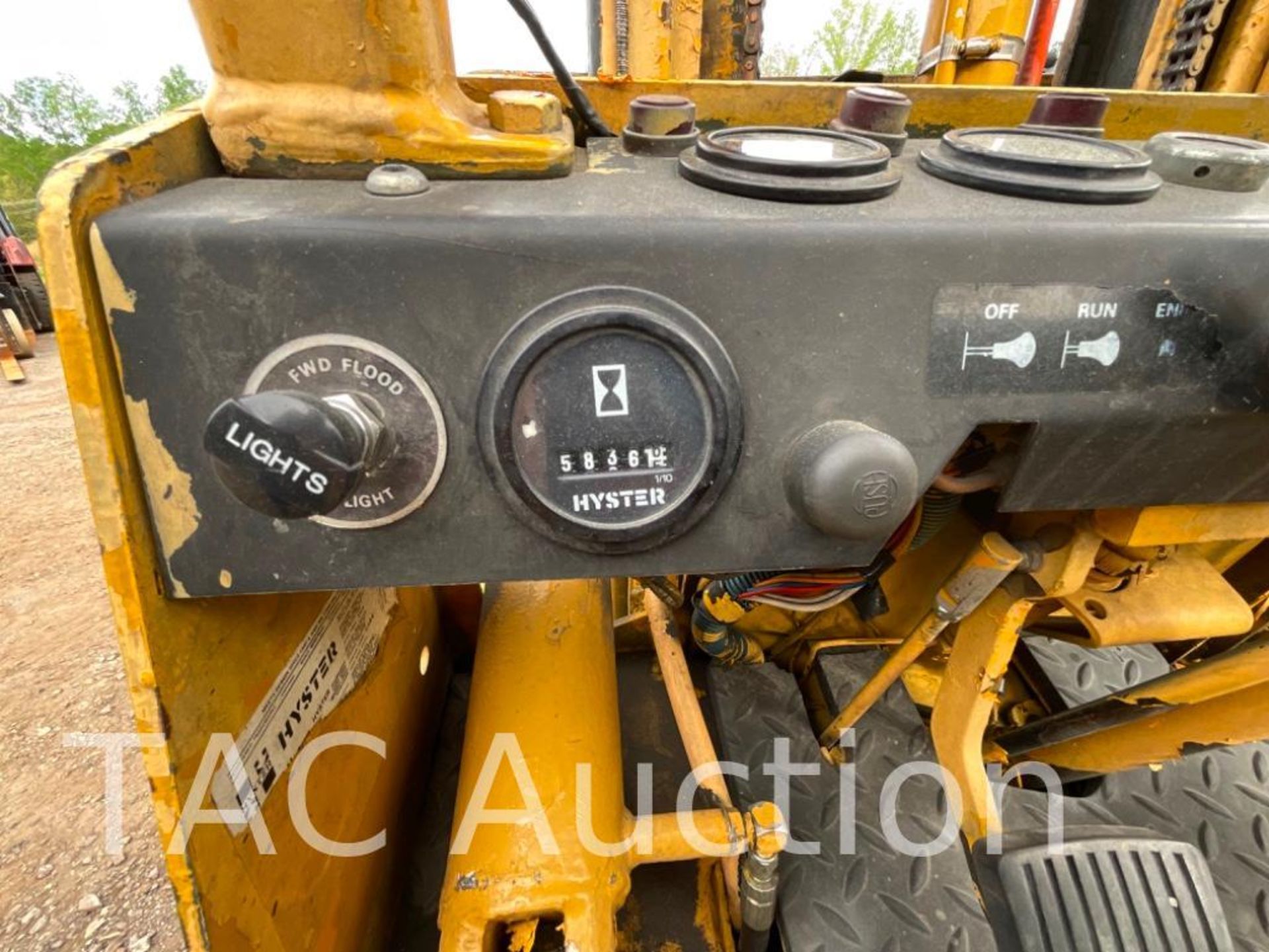 Hyster H40XLM 4000lb Diesel Forklift - Image 11 of 26