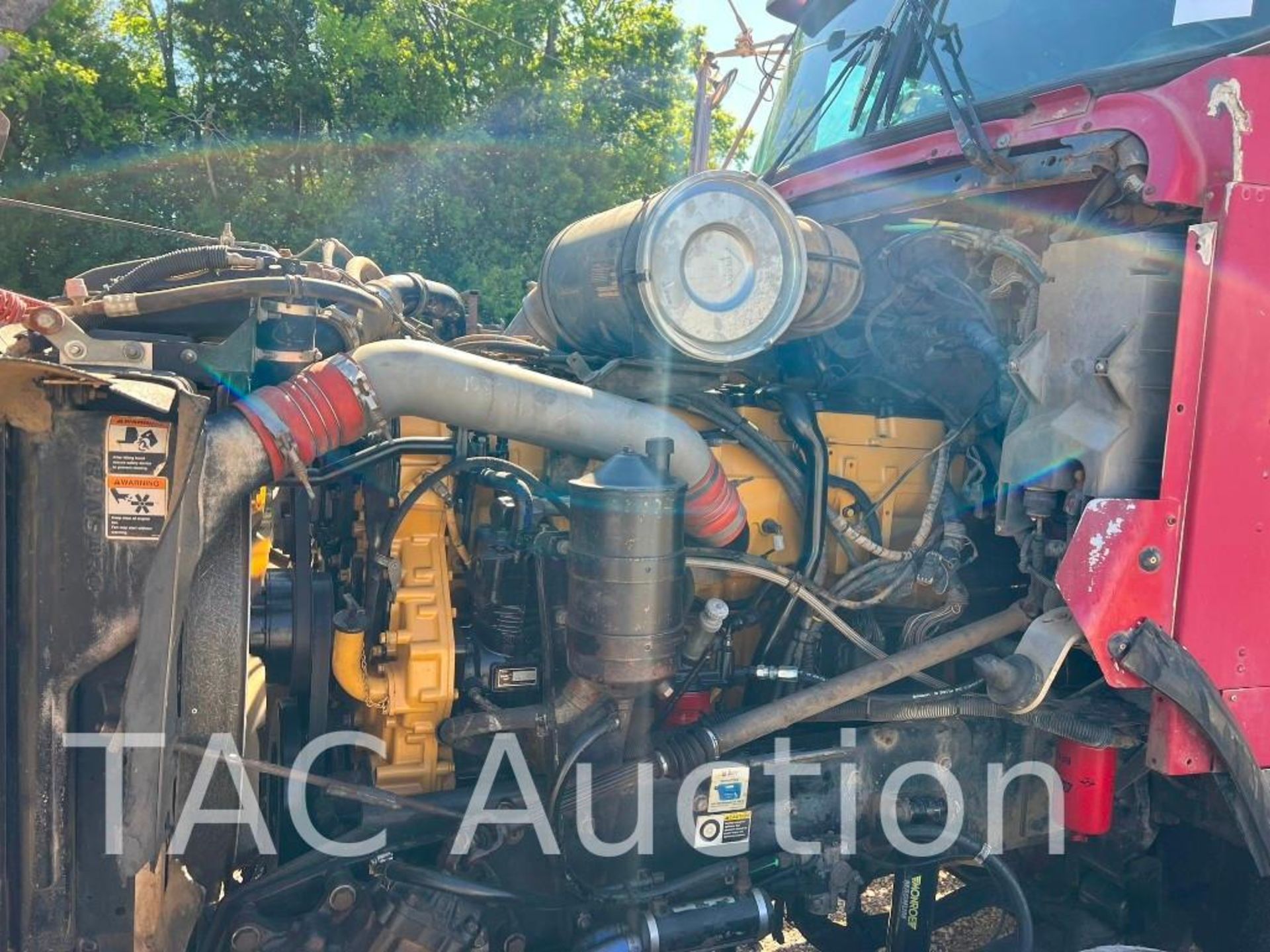 2005 Kenworth T800 Tri-Axle Dump Truck - Image 34 of 81