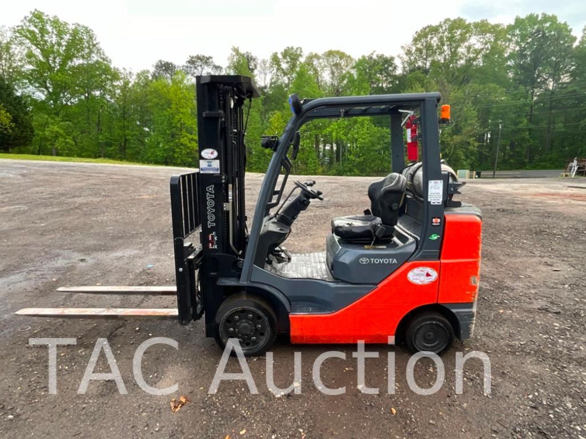 2018 Toyota 8FGCU30 6000lb Forklift - Image 2 of 23