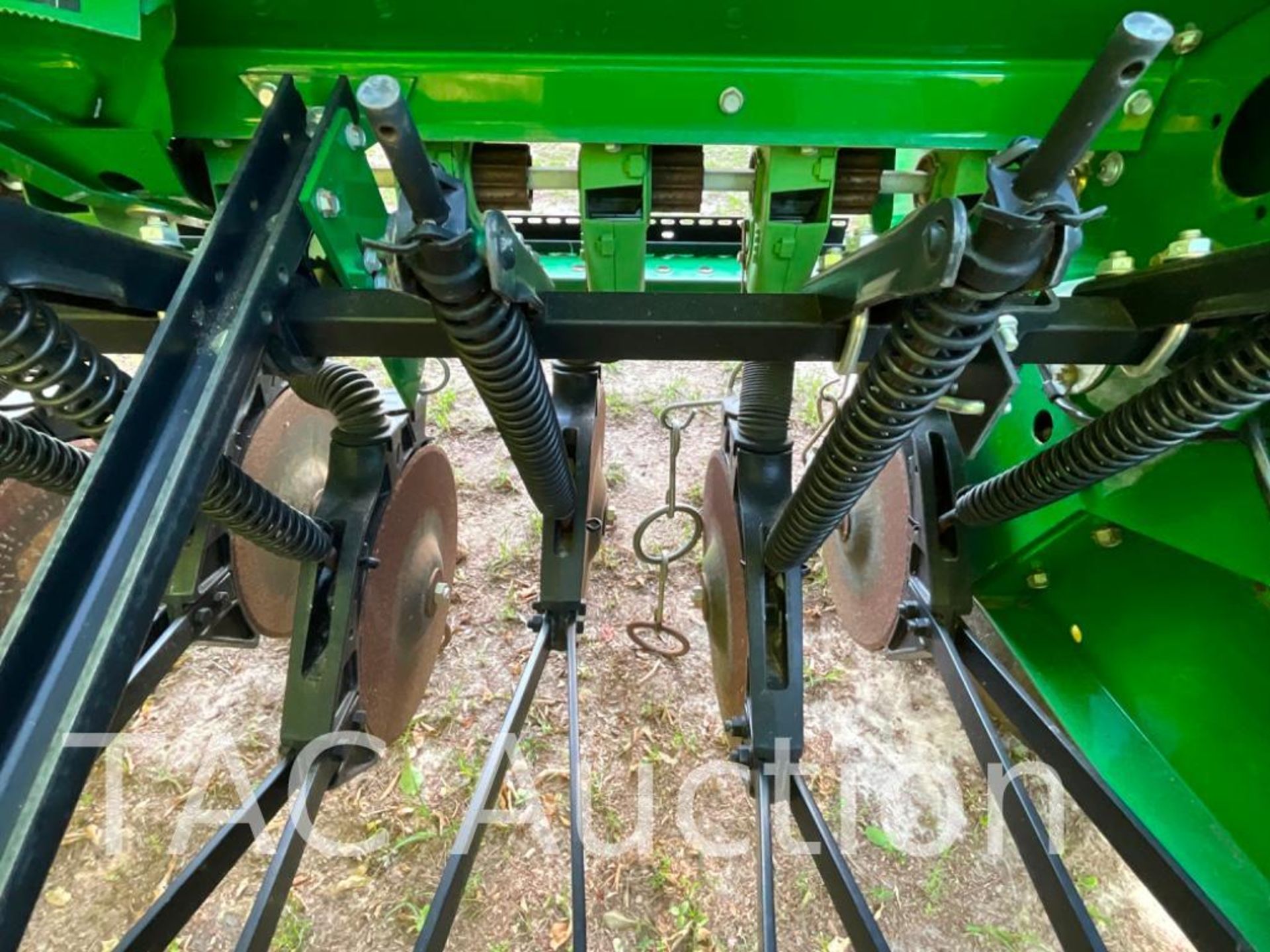 John Deere BD1113 Grain Drill - Image 28 of 56