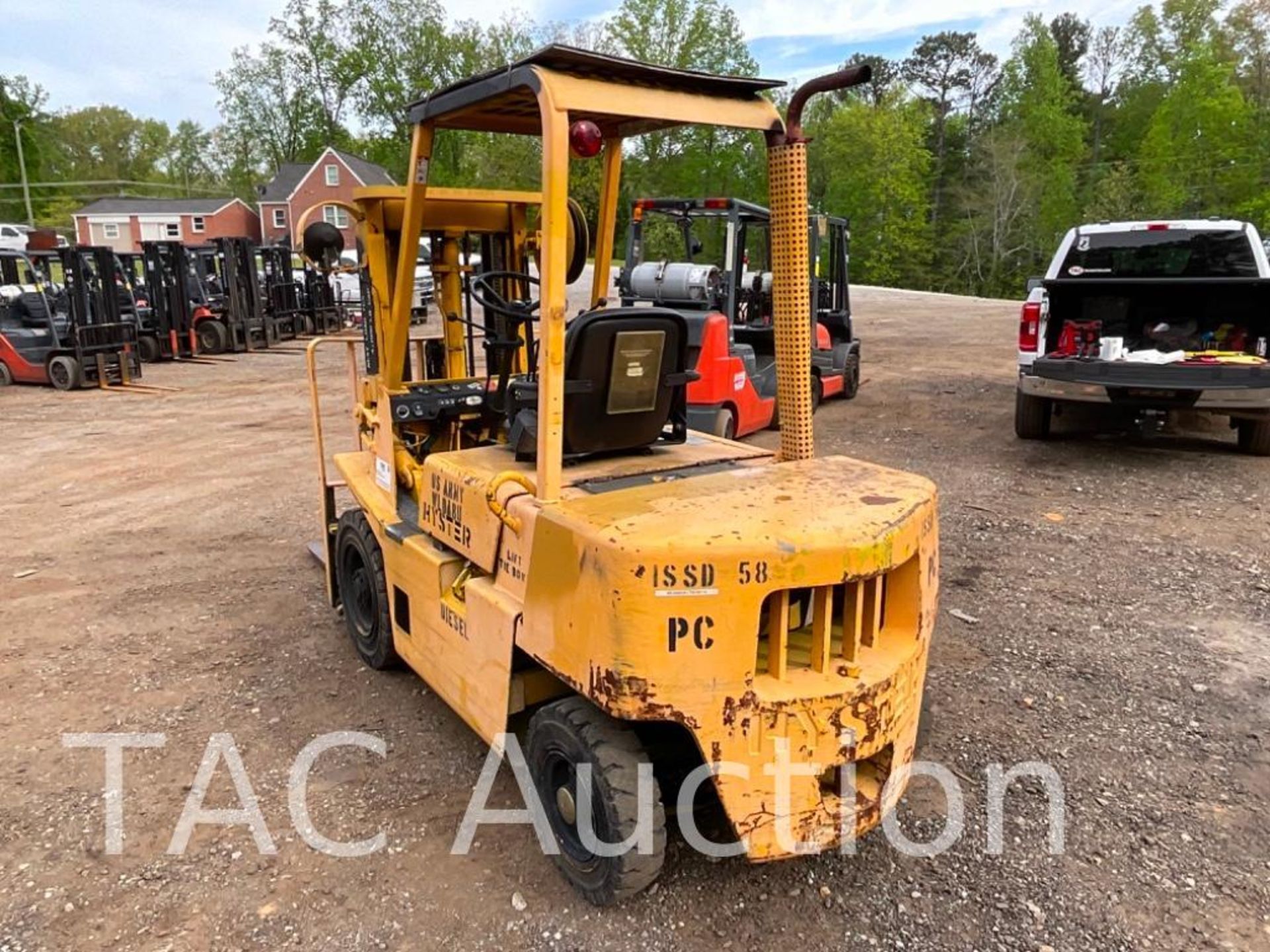 Hyster H40XLM 4000lb Diesel Forklift - Image 3 of 24