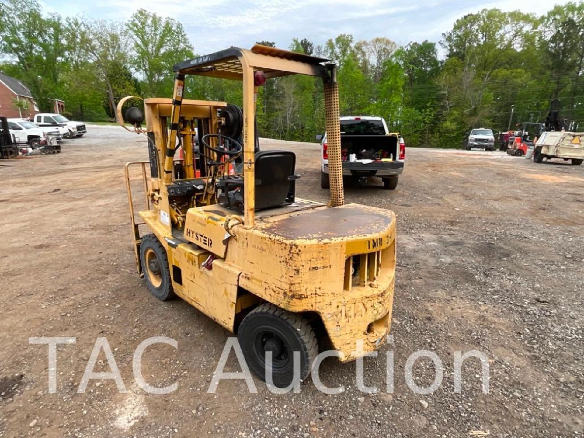 Hyster H40XLM 4000lb Diesel Forklift - Image 3 of 26