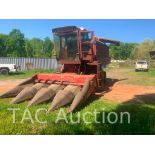 International Harvester 1420 Combine