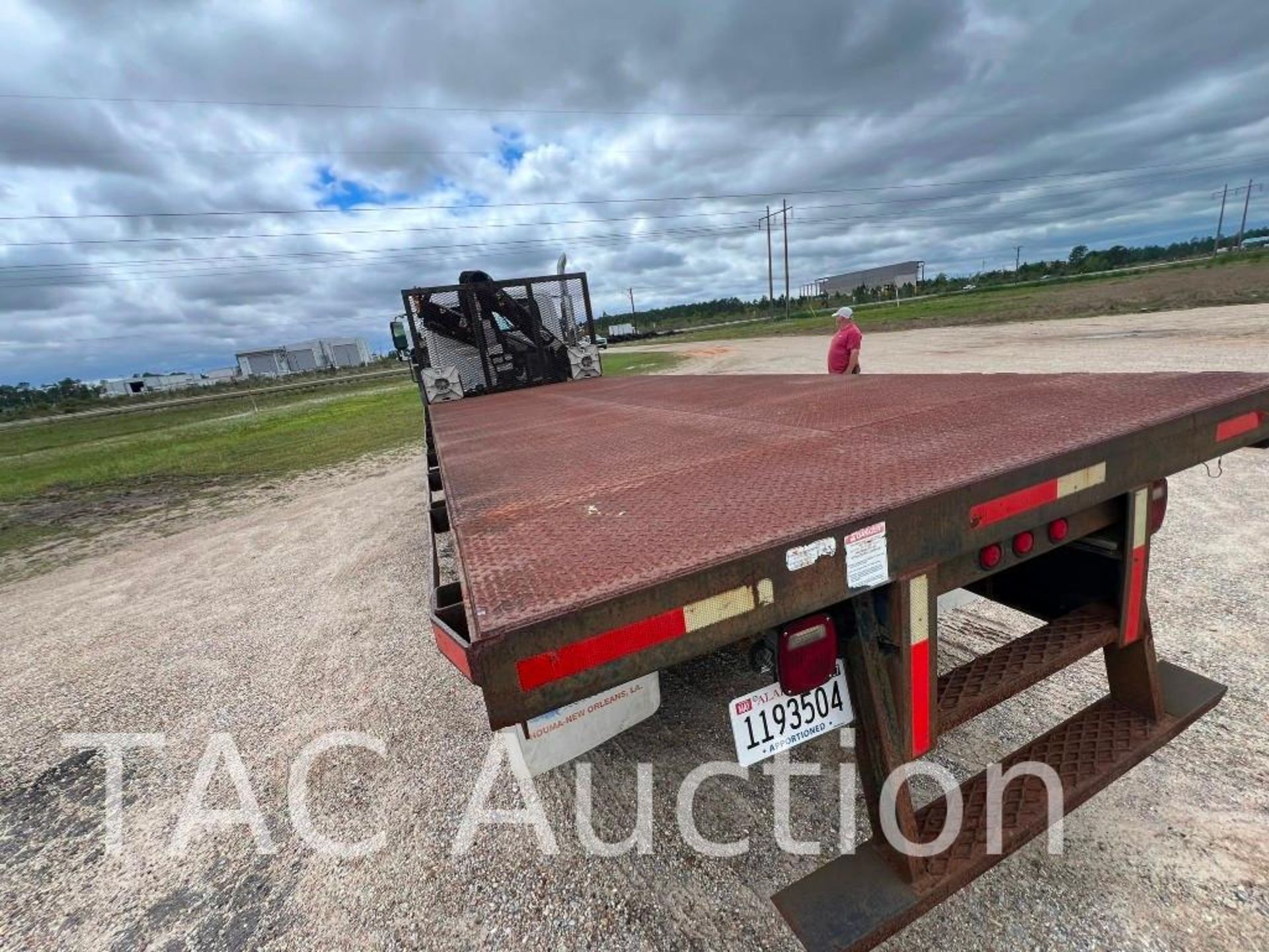 2007 International 7600 Tri-Axle Flatbed Truck W/ Knuckle Boom - Image 5 of 88