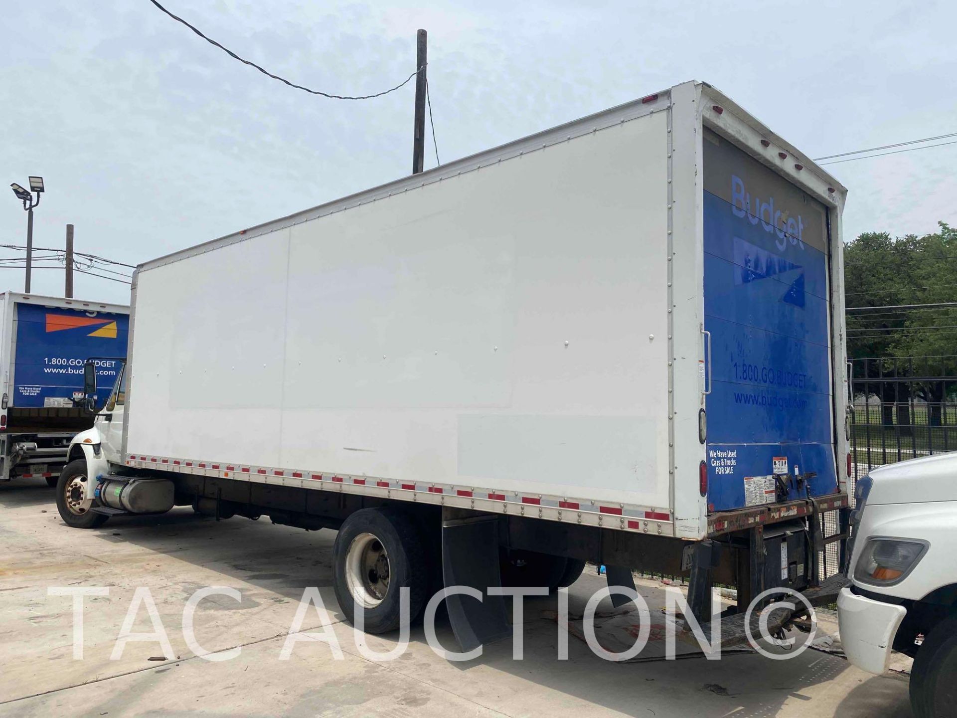 2015 International Durastar 4300 26ft Box Truck - Image 5 of 54