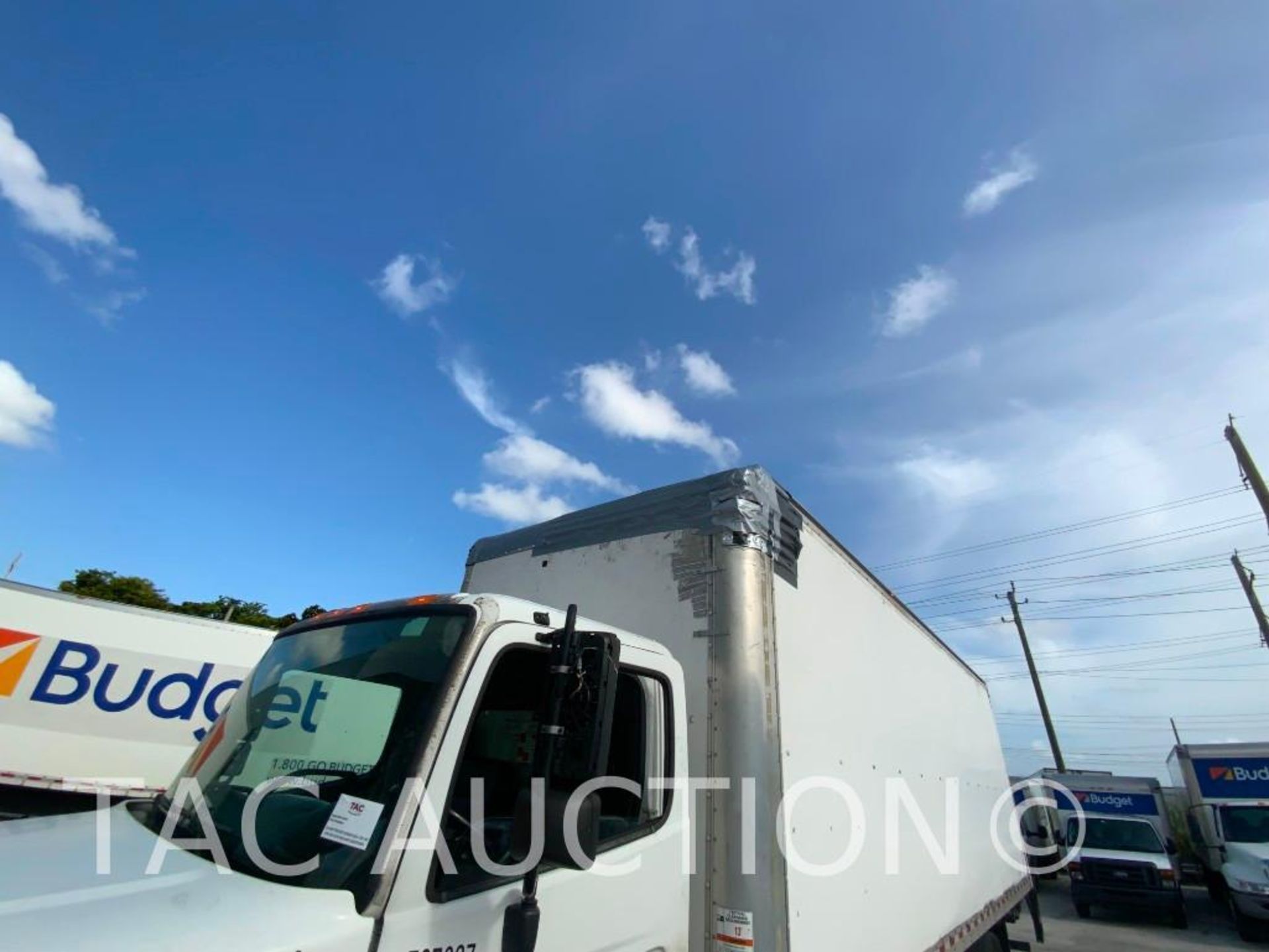 2017 Hino 268 26ft Box Truck - Image 15 of 70