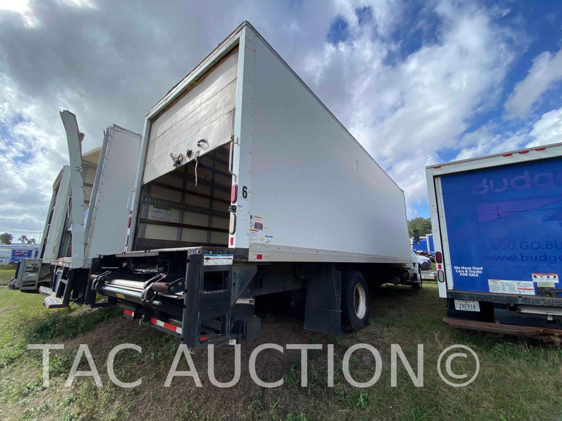 2016 Hino 268 26ft Box Truck - Image 4 of 63