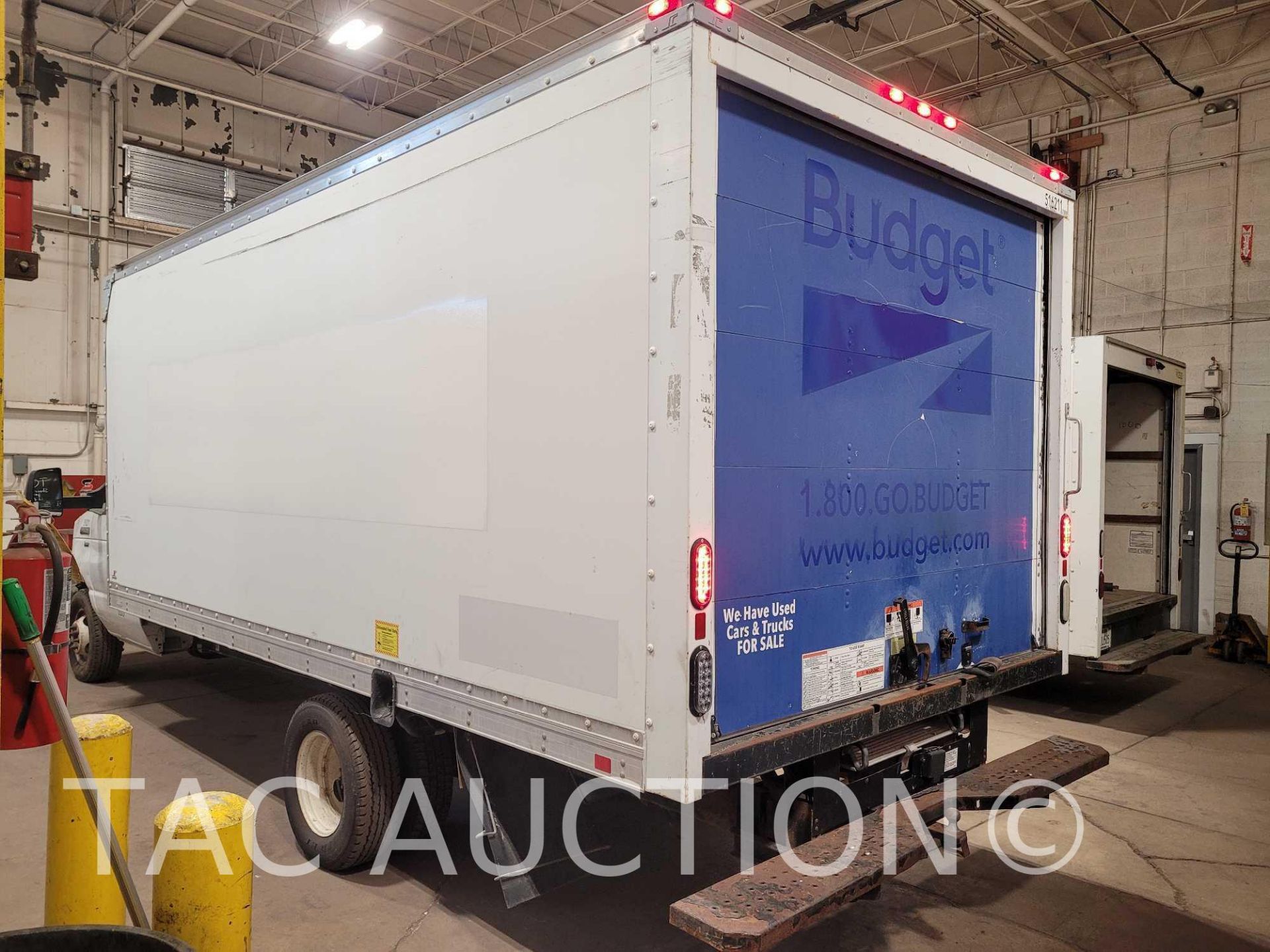 2015 Ford E-350 16ft Box Truck - Image 4 of 49