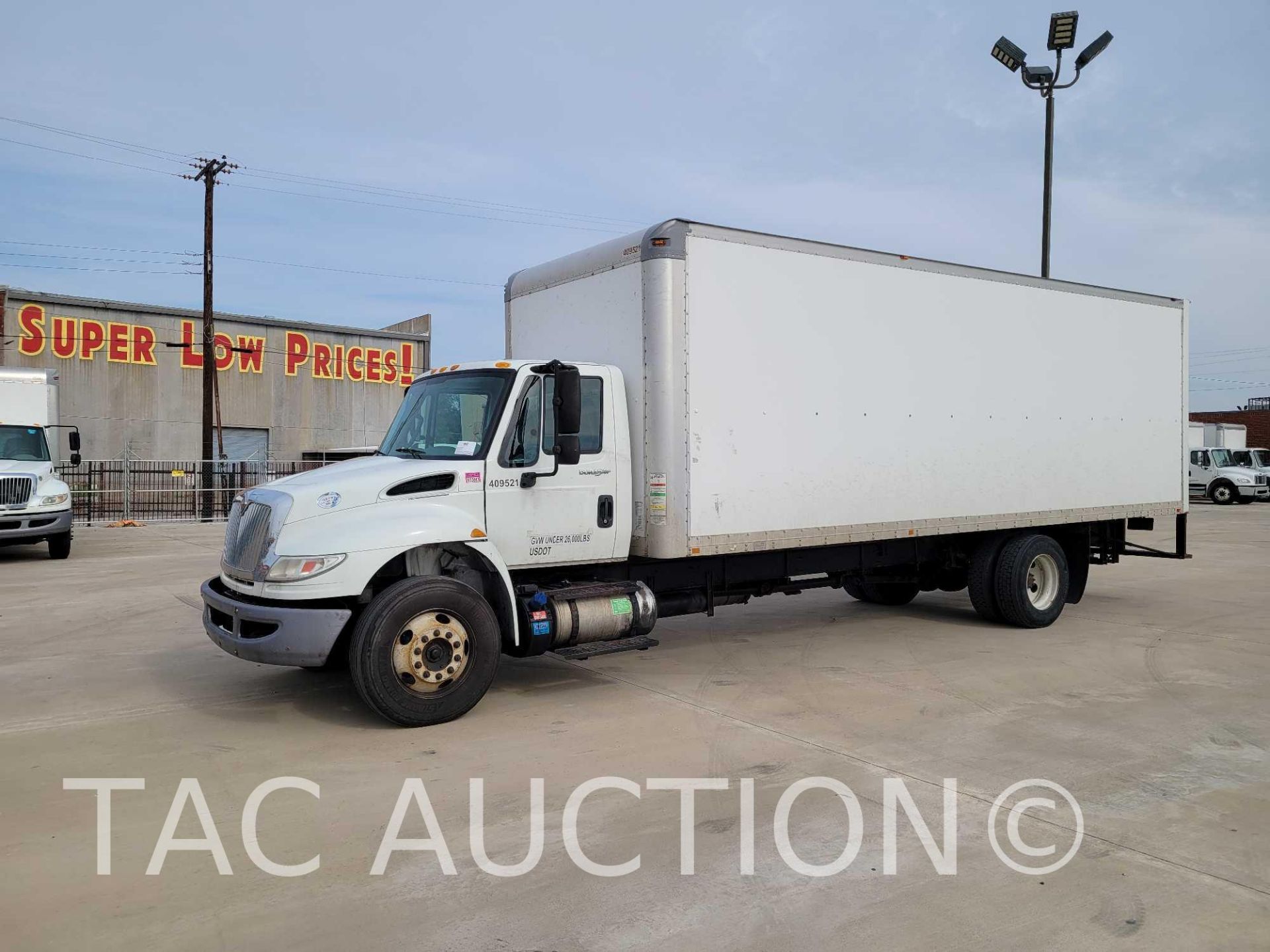 2015 International Durastar 4300 26ft Box Truck