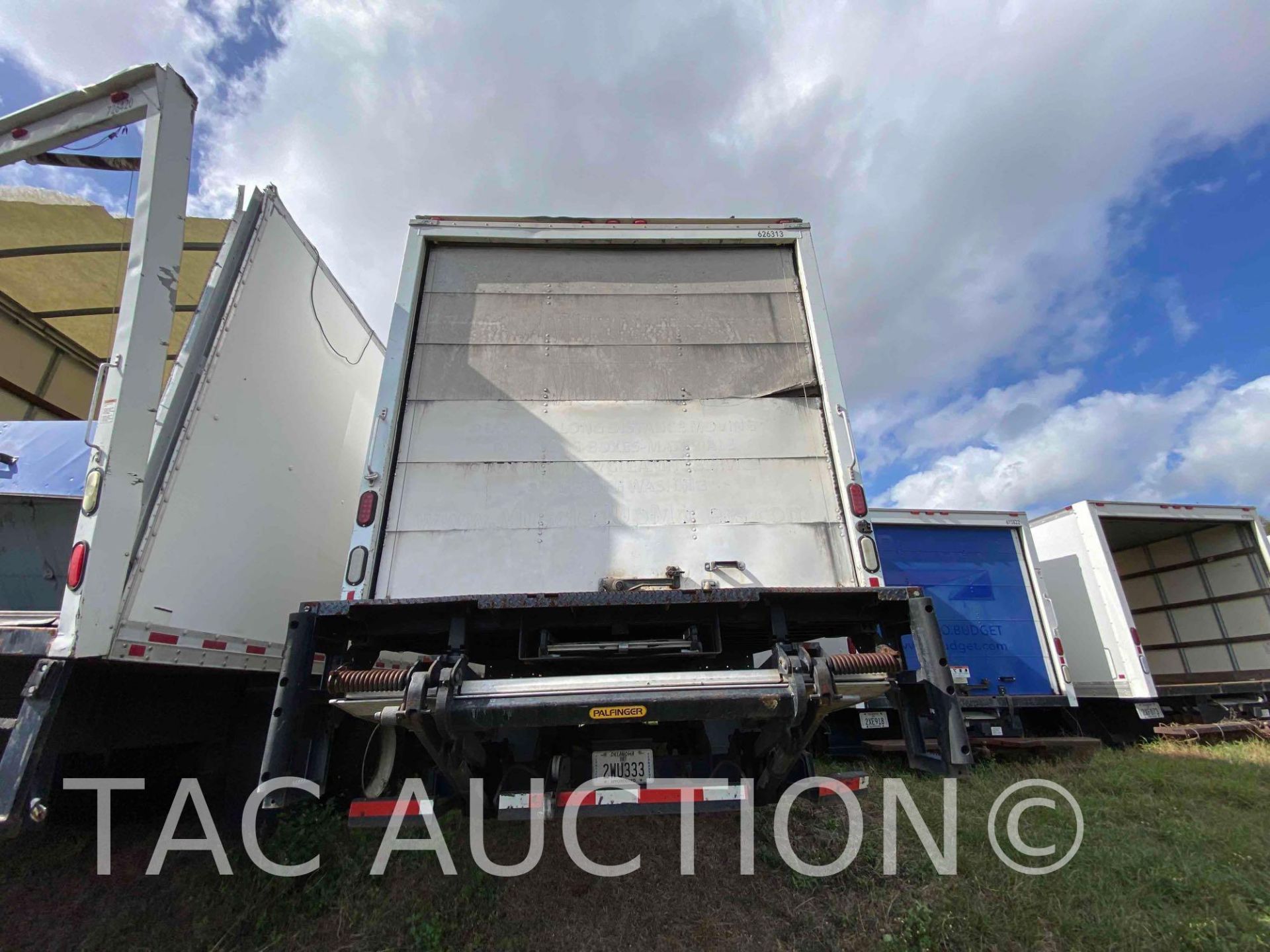 2016 Hino 268 26ft Box Truck - Image 26 of 63