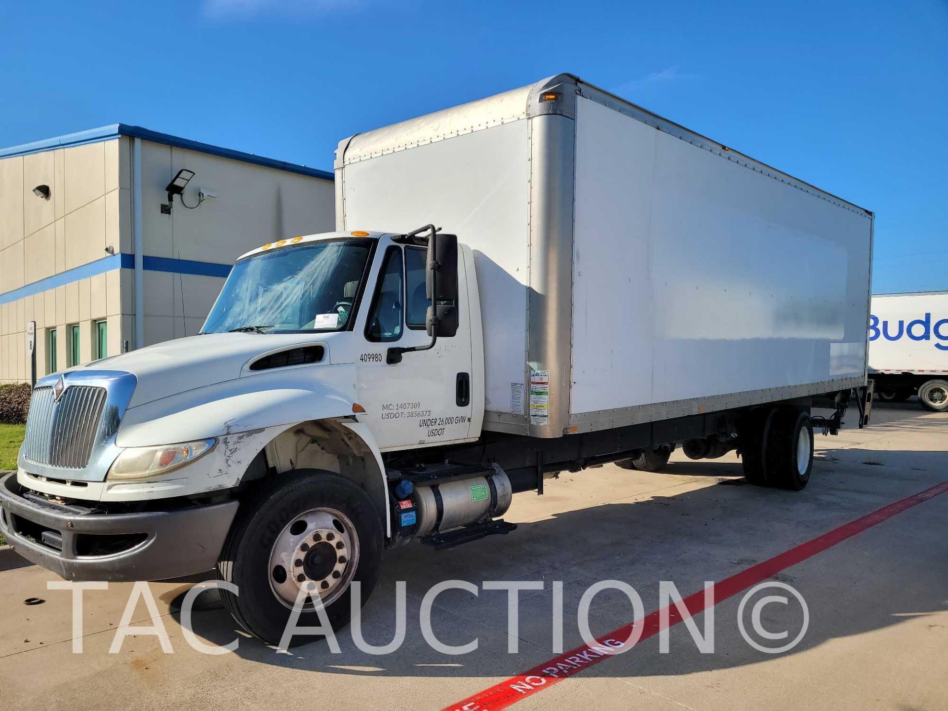 2015 International Durastar 4300 26ft Box Truck