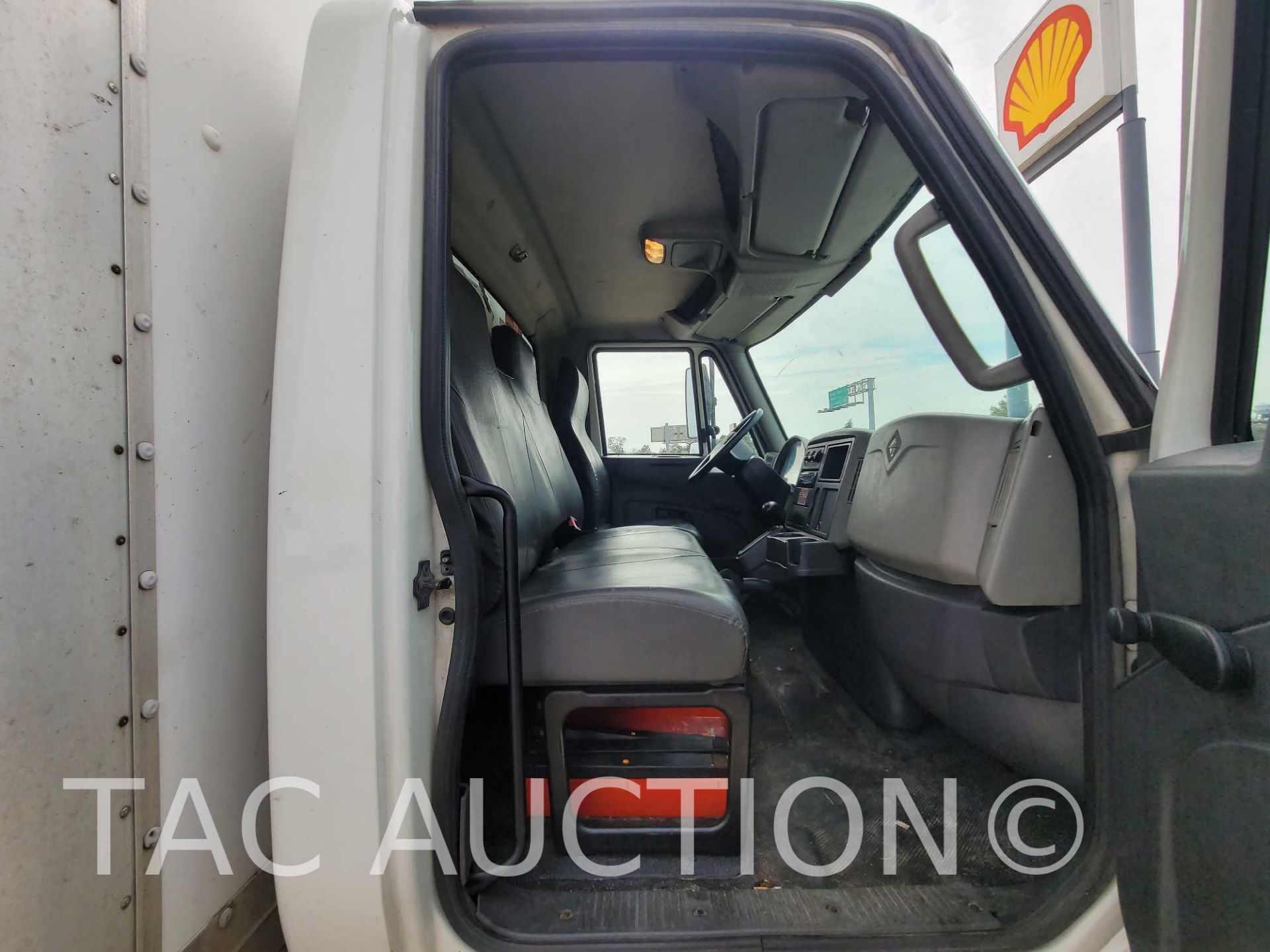 2015 International Durastar 4300 26ft Box Truck - Image 17 of 56