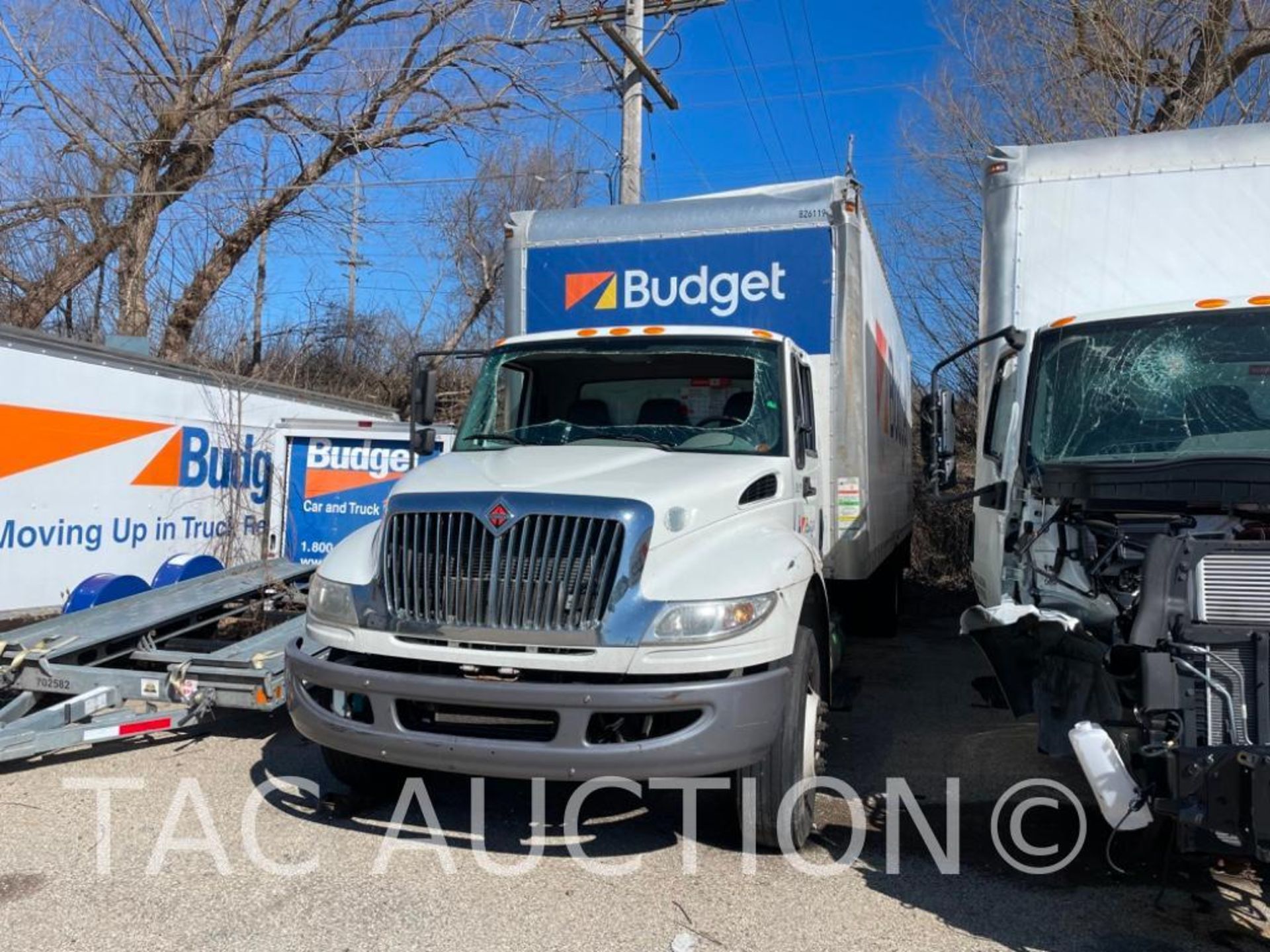 2018 International Durastar 4300 26ft Box Truck