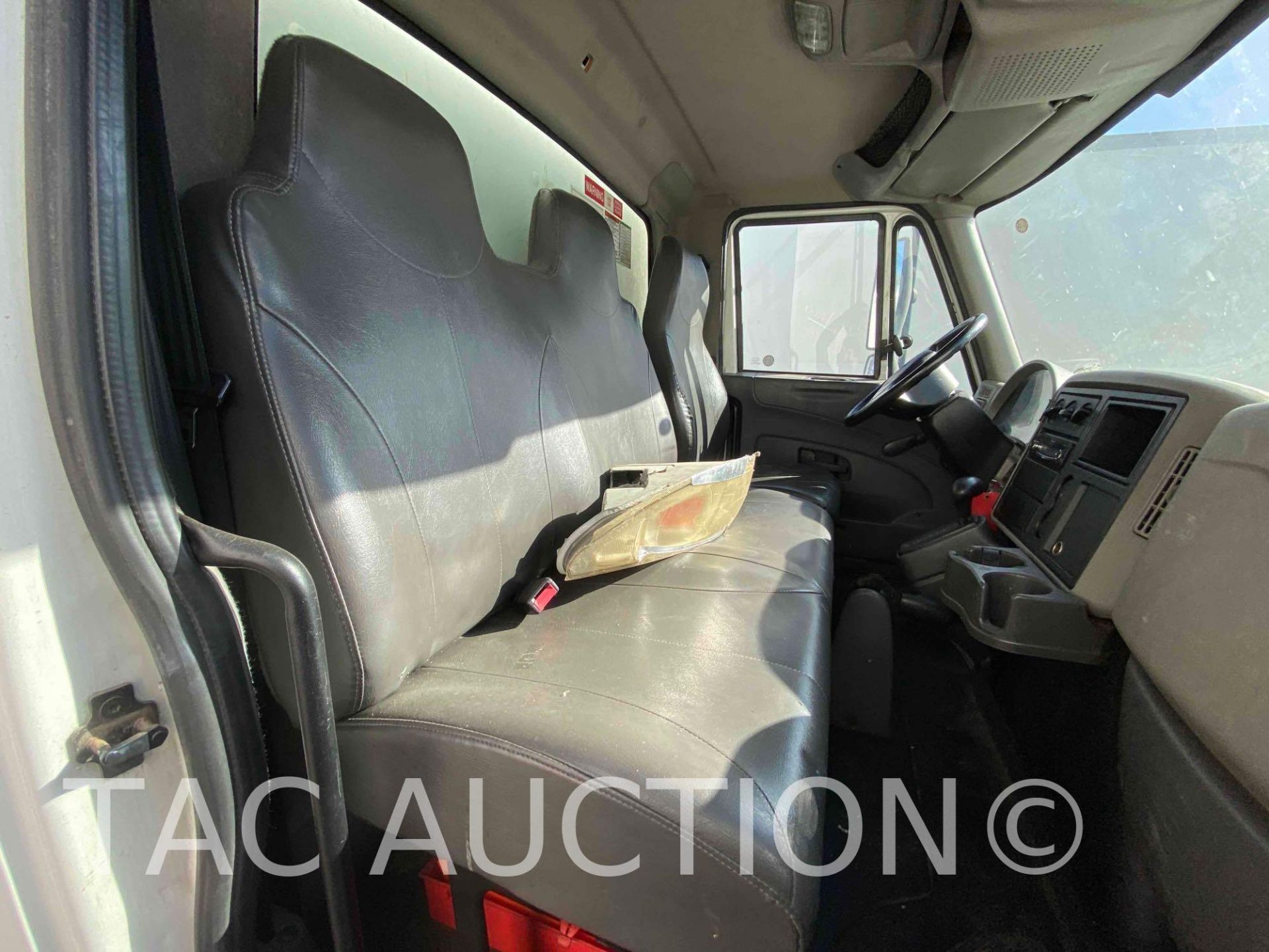 2015 International Durastar 4300 26ft Box Truck - Image 34 of 69