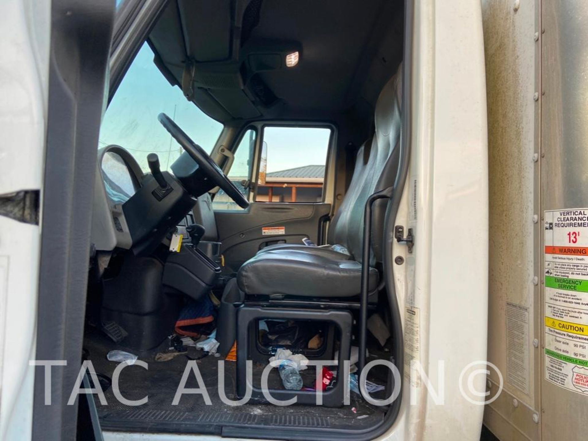 2018 International Durastar 4300 26ft Box Truck - Image 11 of 96
