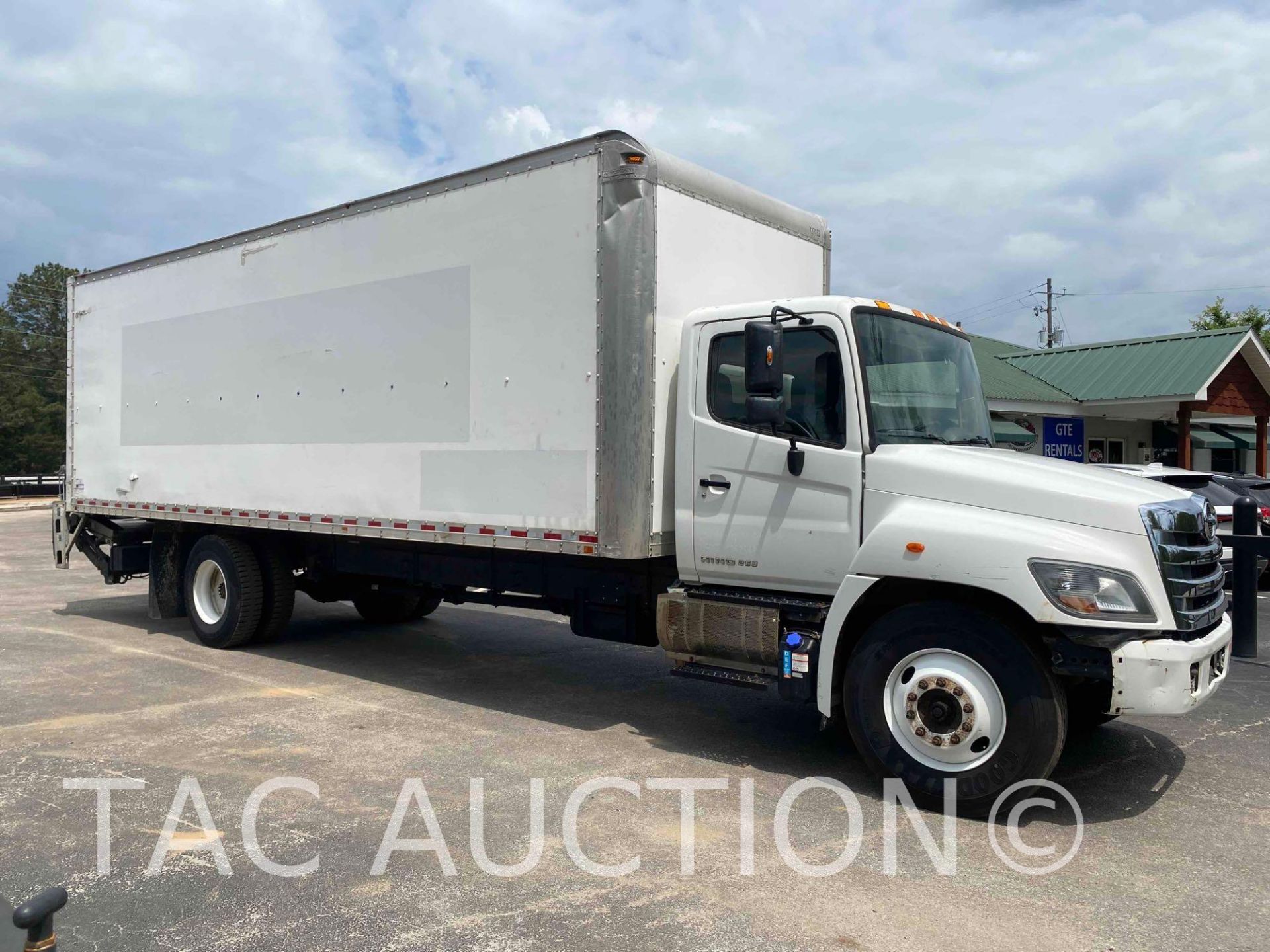 2017 Hino 268 26ft Box Truck - Image 3 of 76