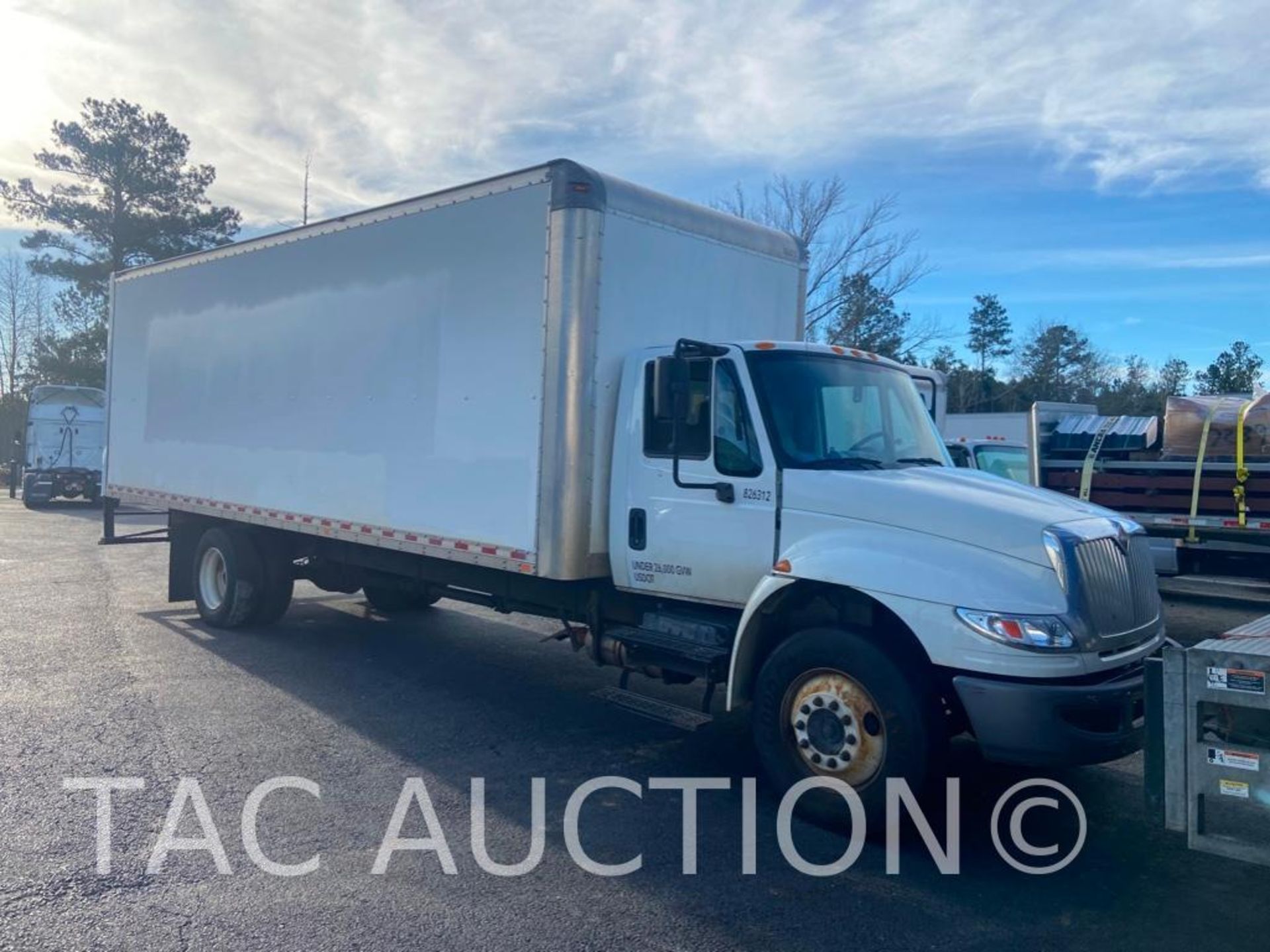 2018 International Durastar 4300 26ft Box Truck - Image 2 of 96