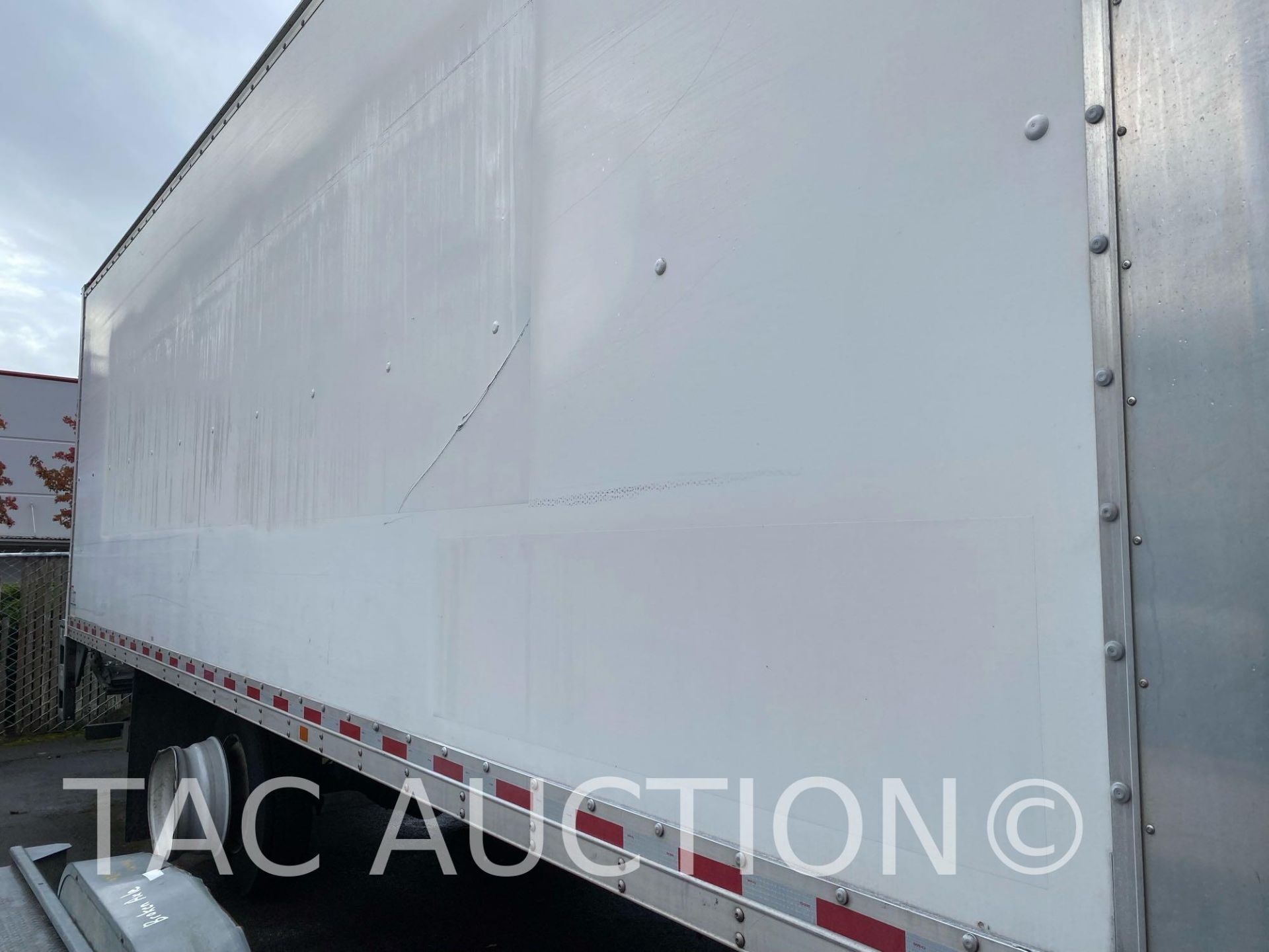 2018 International Durastar 4300 26ft Box Truck - Image 7 of 58