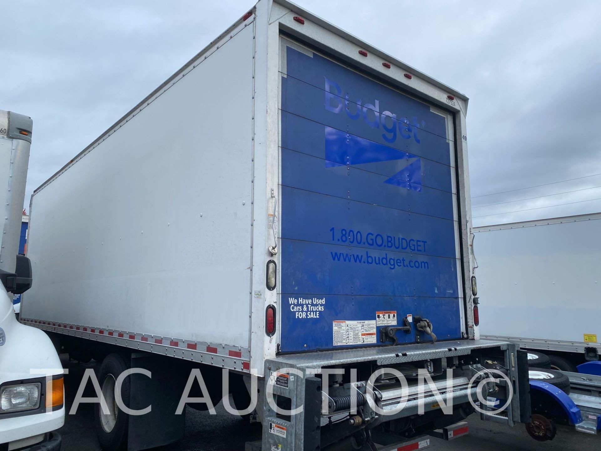 2018 International Durastar 4300 26ft Box Truck - Image 9 of 58