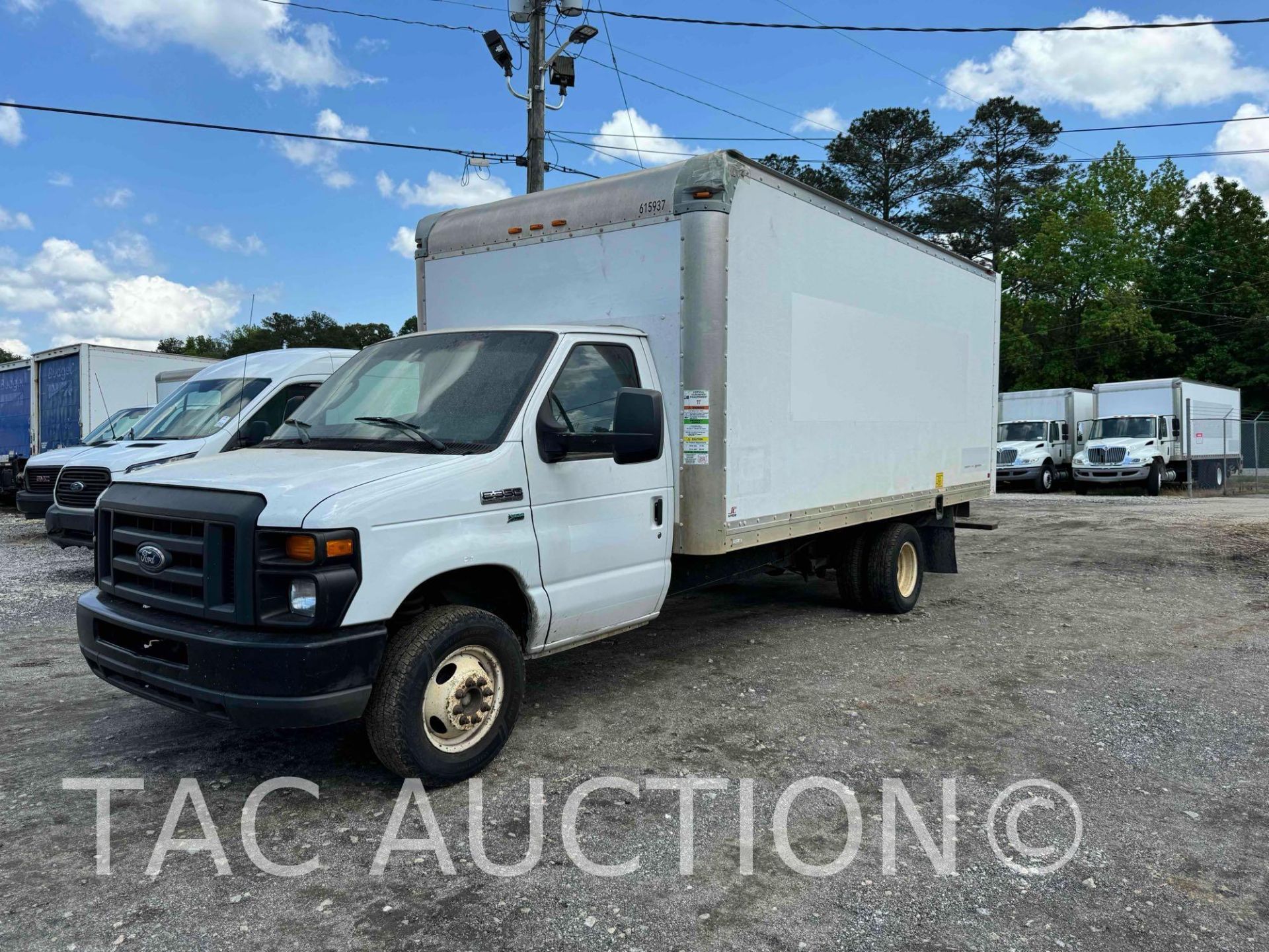 2016 Ford E-350 16ft Box Truck