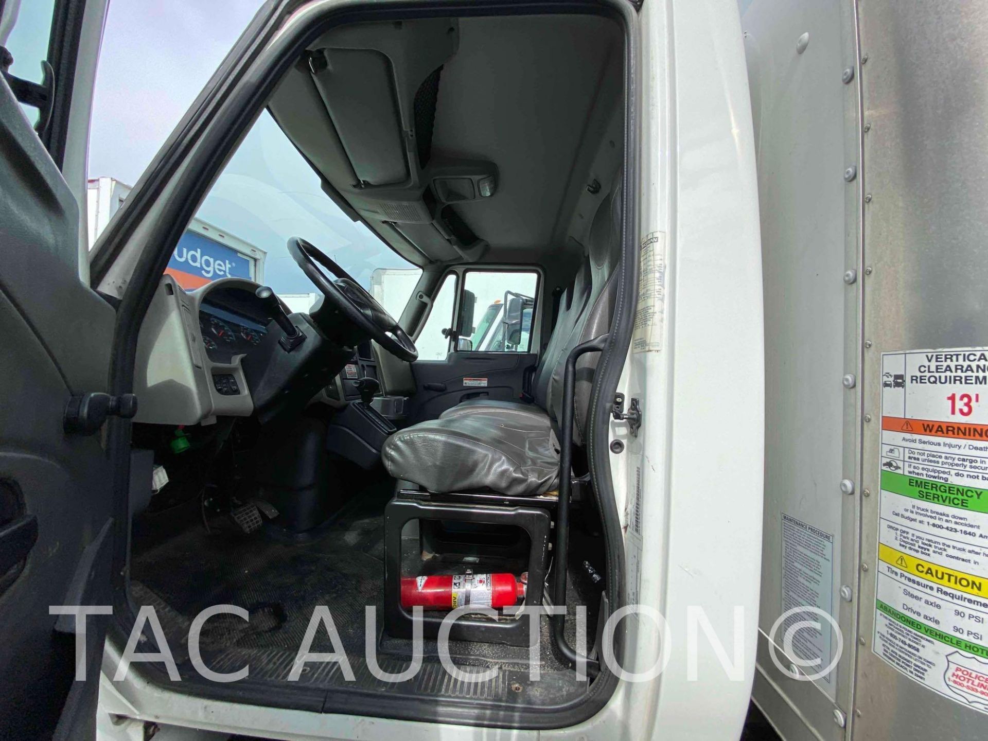 2017 International Durastar 4300 26ft Box Truck - Image 26 of 59