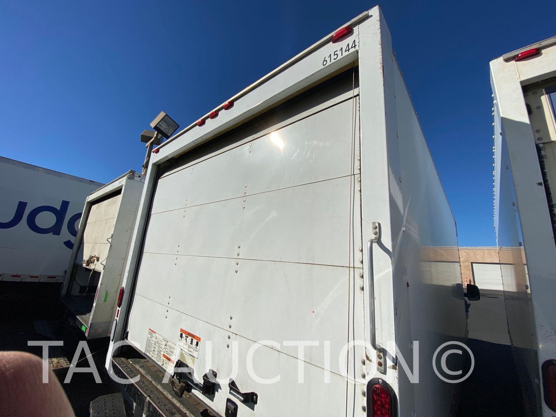2016 Ford E-350 16ft Box Truck - Image 21 of 60