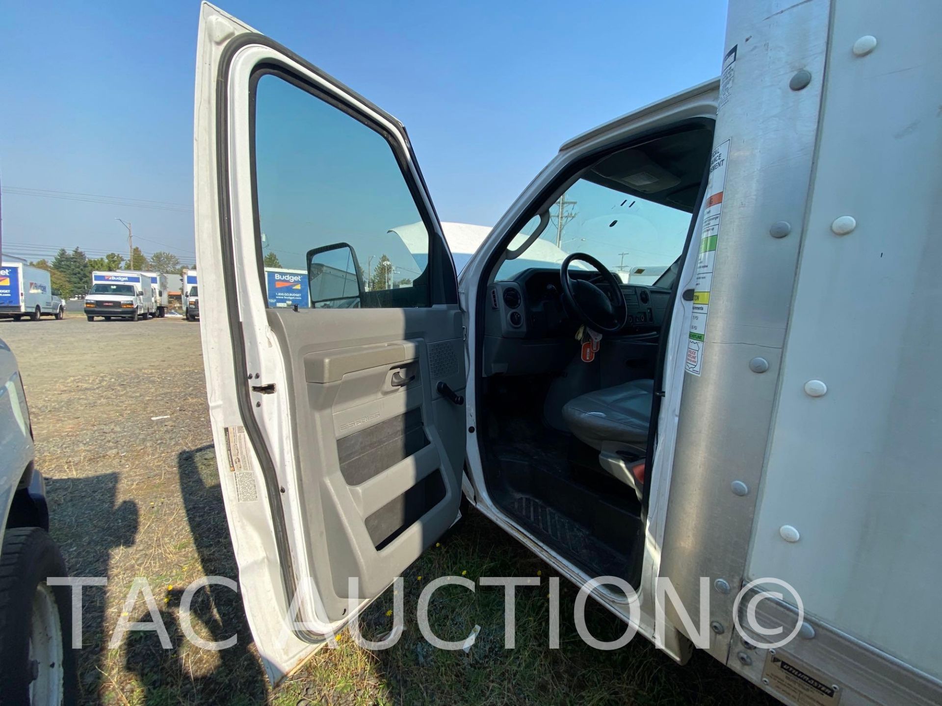 2015 Ford E-350 16ft Box Truck - Image 18 of 53