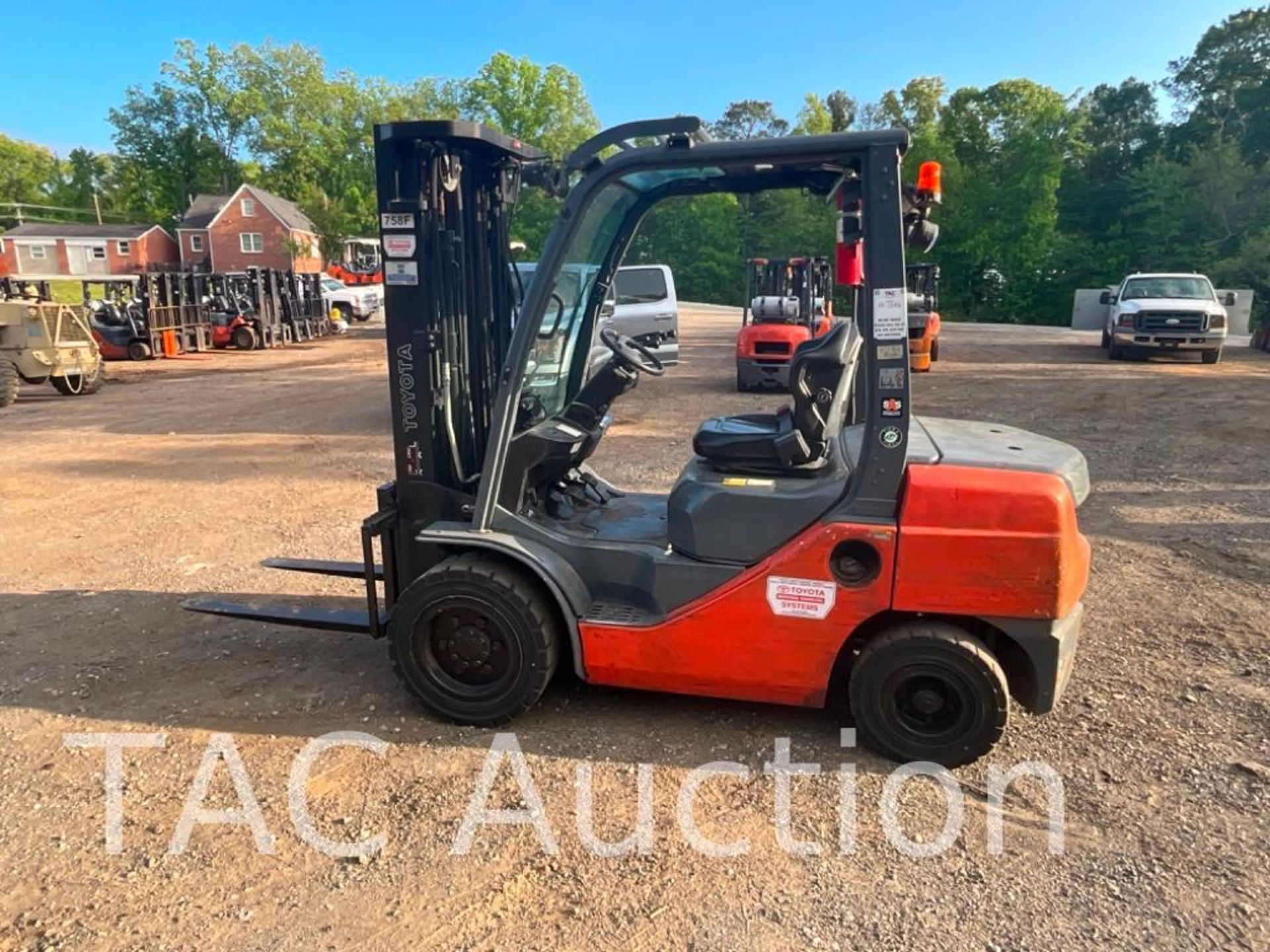 2018 Toyota 8FDU30 Diesel 6000lb Forklift - Image 2 of 28