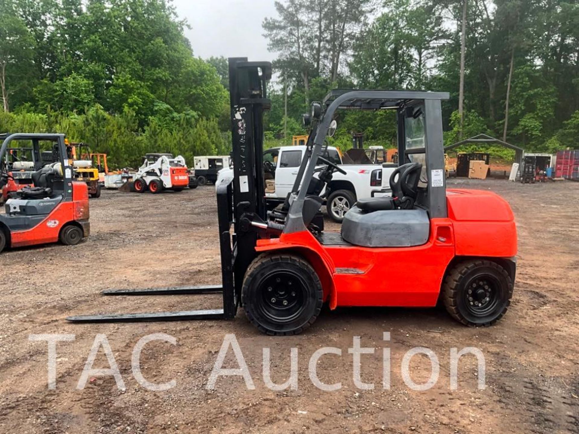 Toyota 7FDU35 8000lb Diesel Forklift - Image 2 of 31