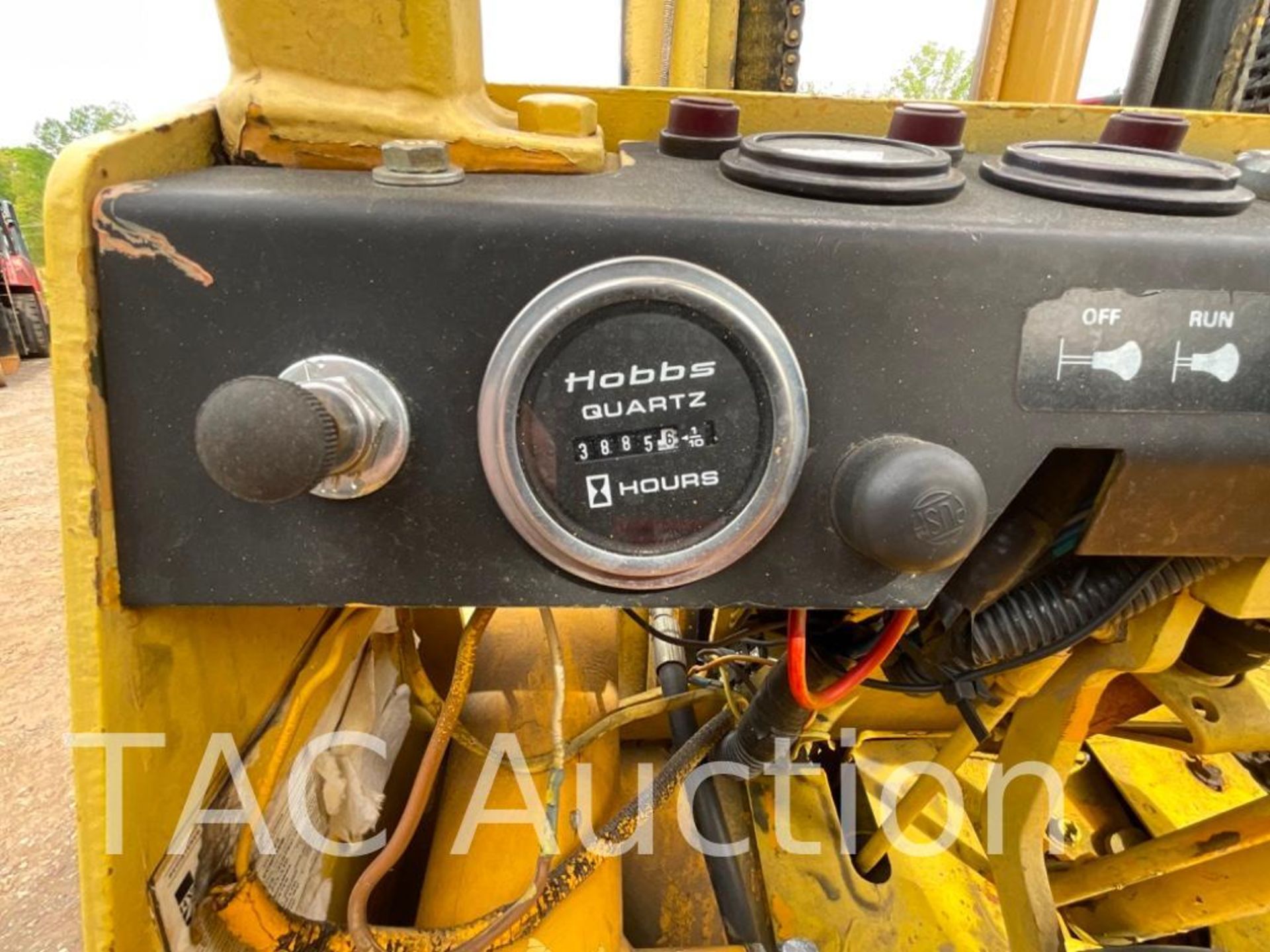 Hyster H40XLM 4000lb Diesel Forklift - Image 11 of 26