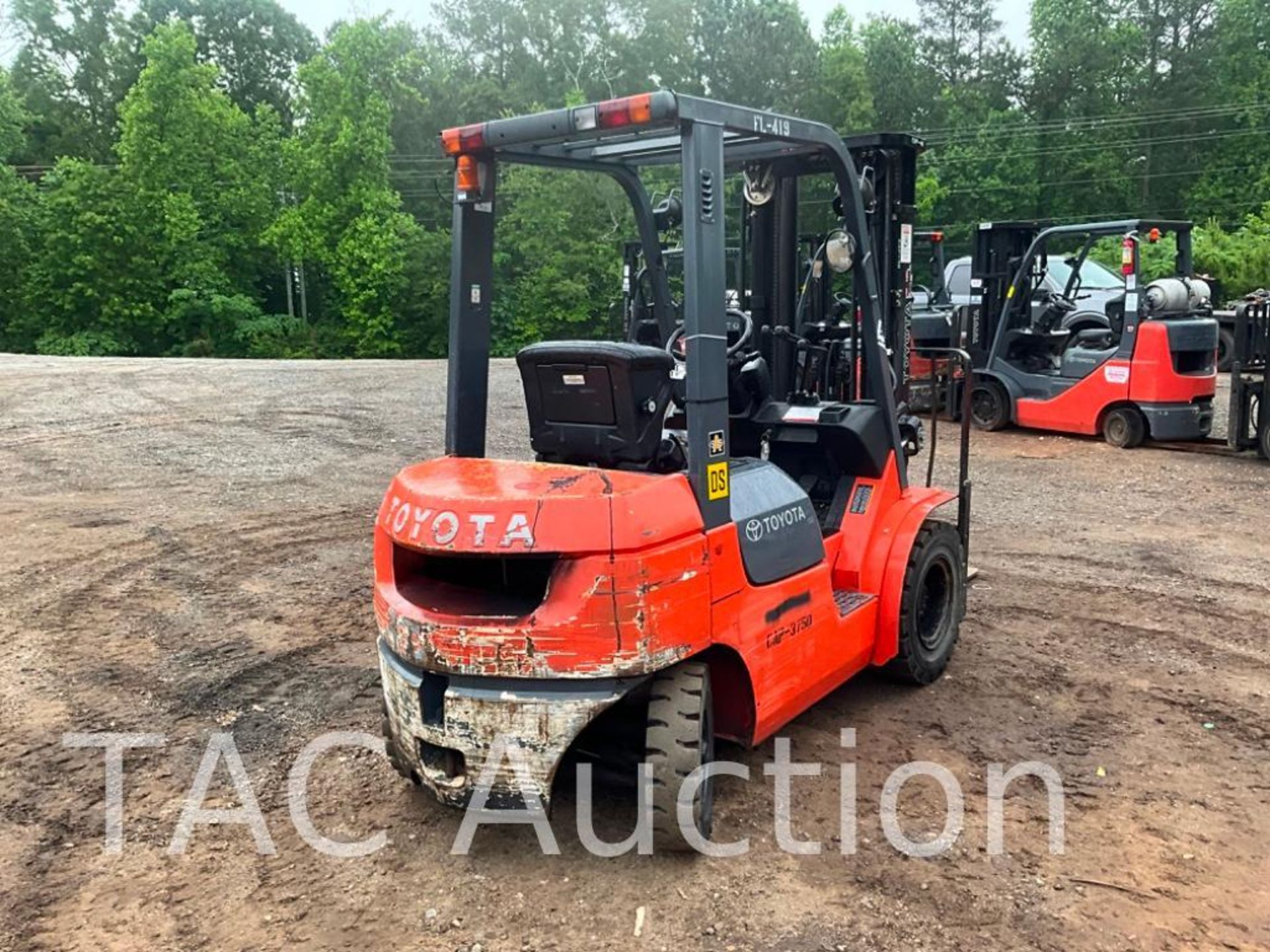 Toyota 7FD420 4000lb Diesel Forklift - Image 5 of 32