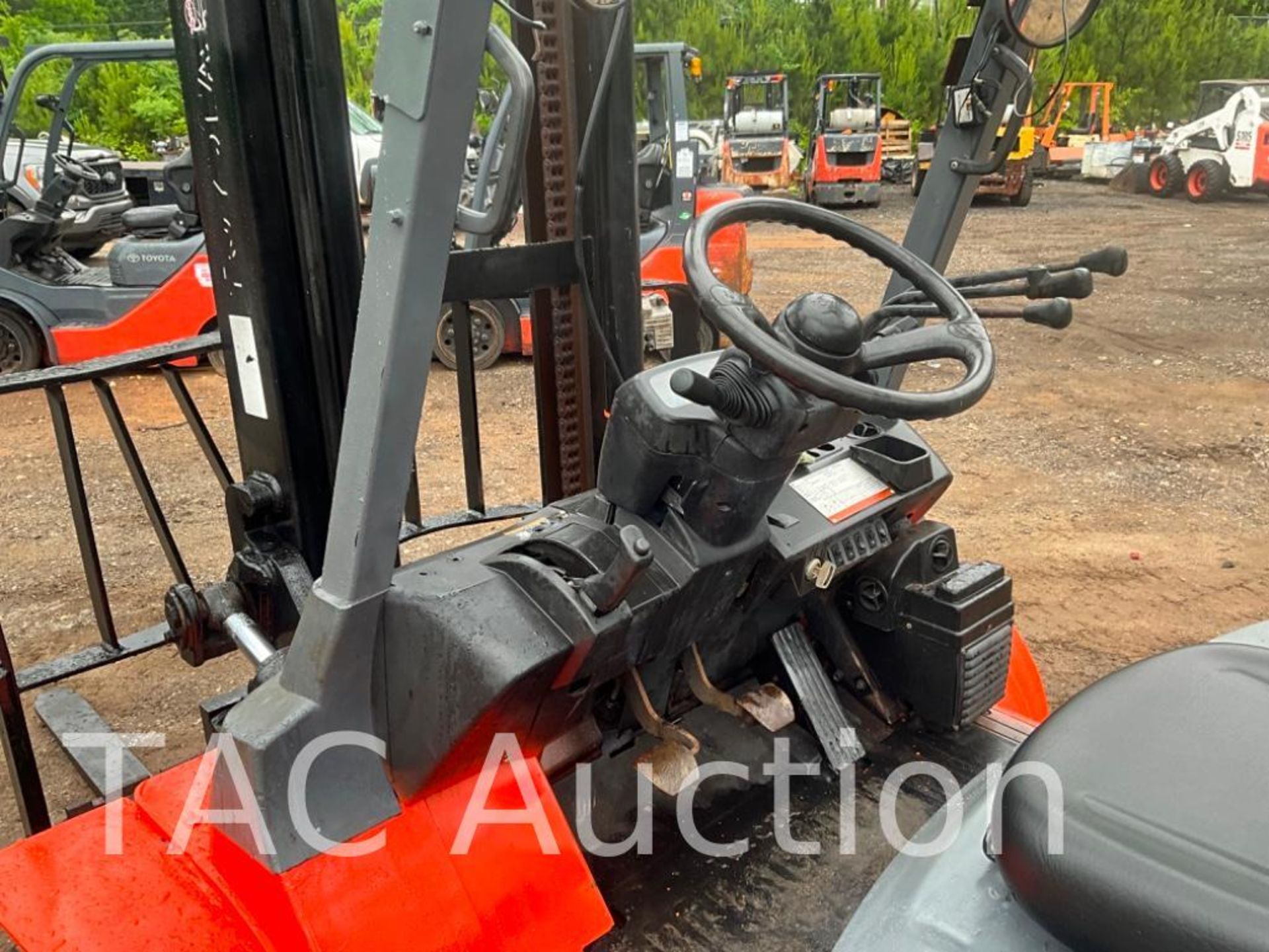 Toyota 7FDU35 8000lb Diesel Forklift - Image 11 of 31