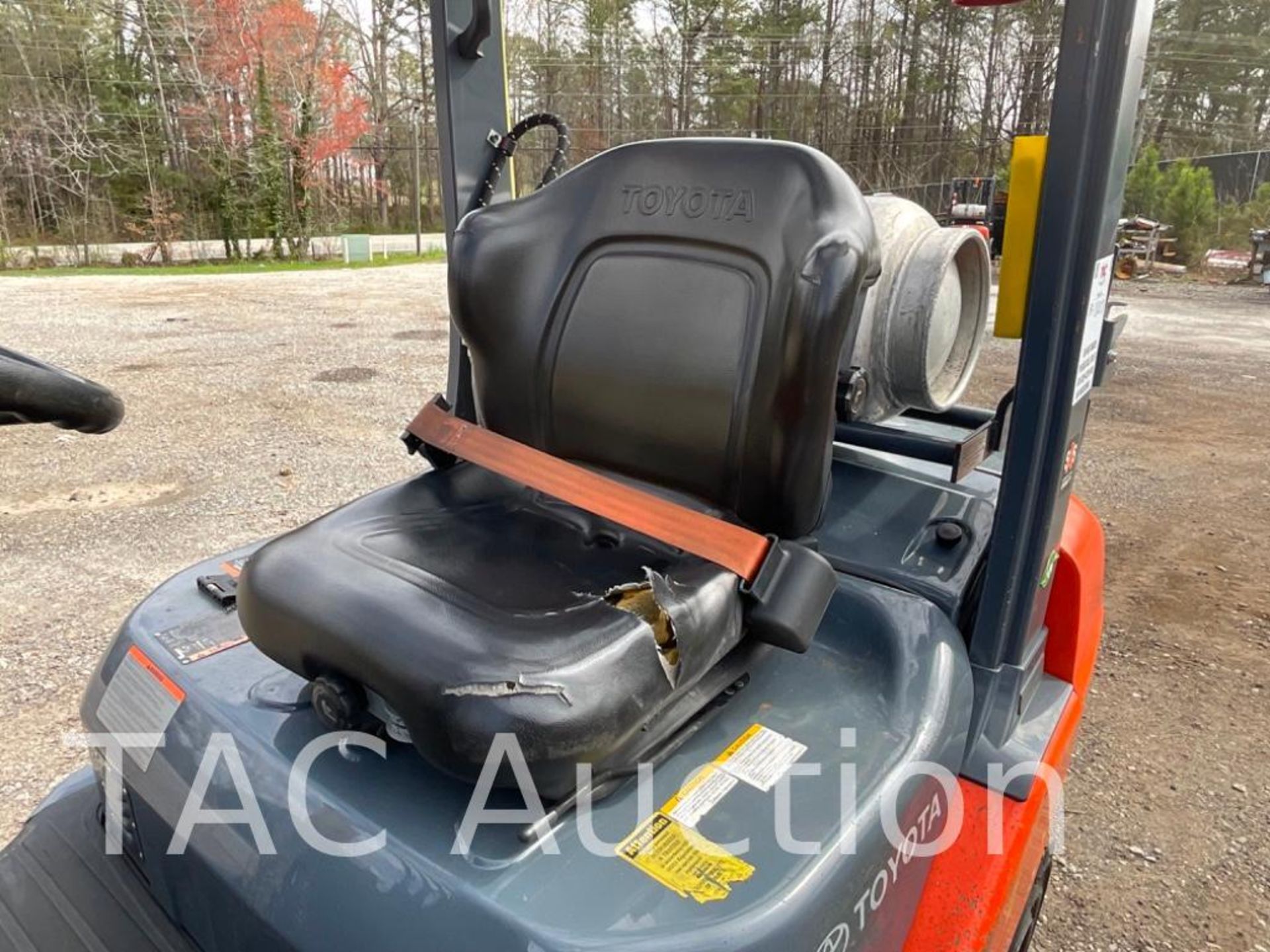 2018 Toyota 8FGU20 LP 4000lb Forklift - Image 11 of 23