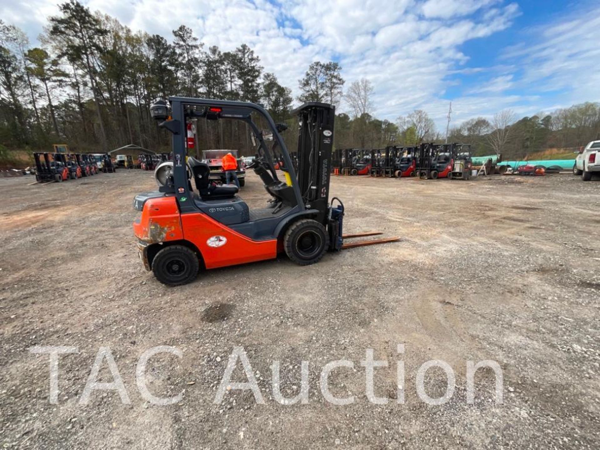 2018 Toyota 8FGU20 LP 4000lb Forklift - Image 6 of 23