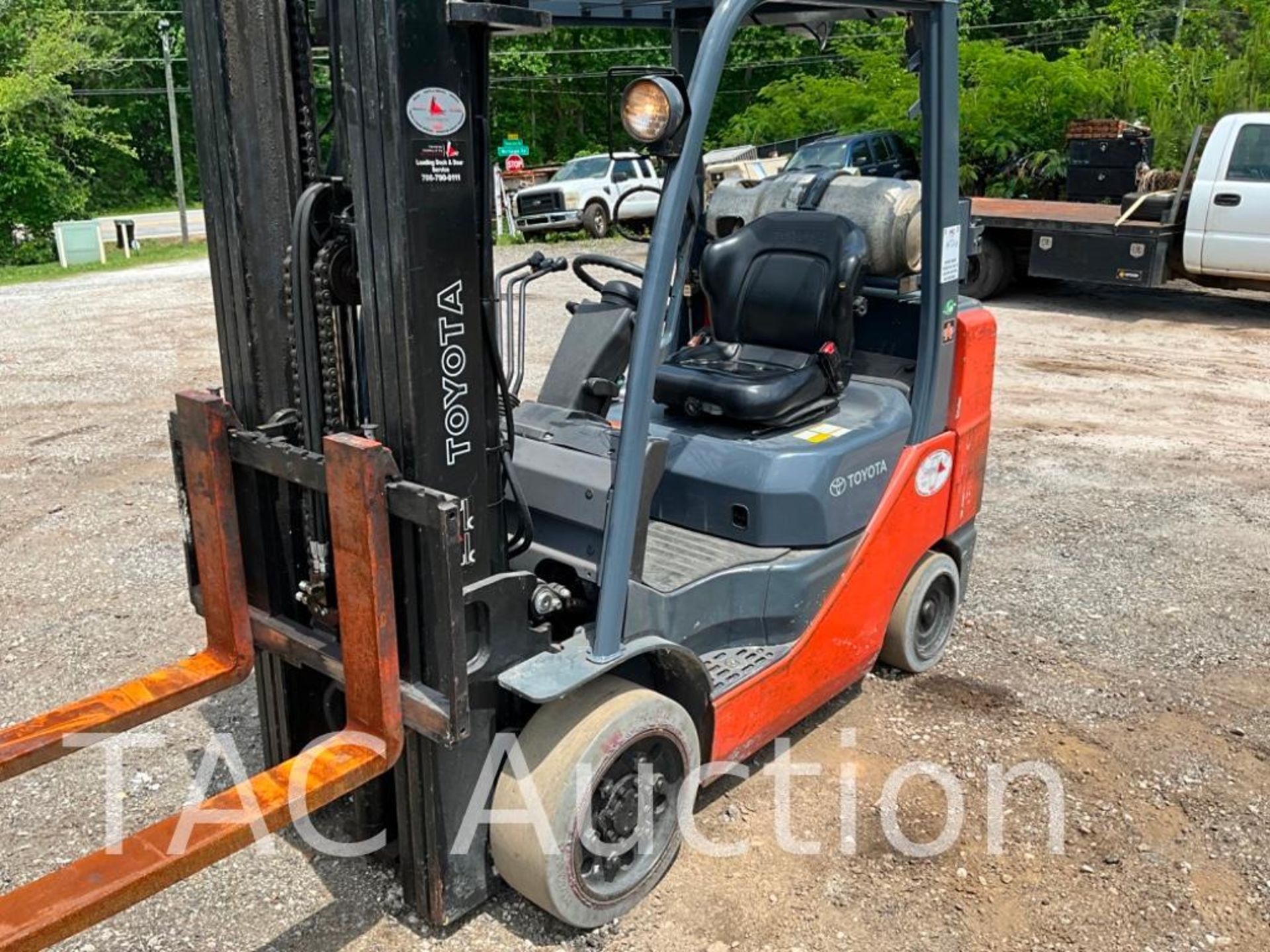 Toyota 8FGCU30 6000lb Forklift